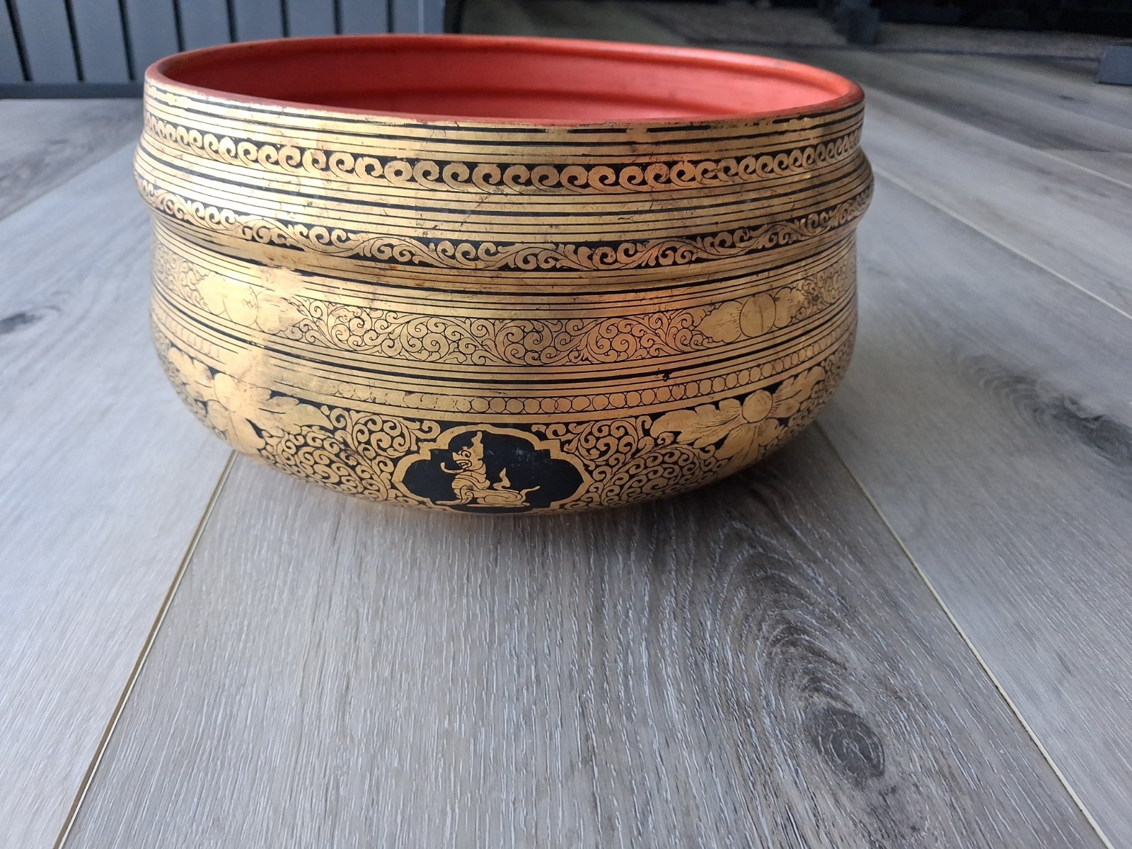 Vtg Burmese gold-leaf design lacquered offering bowl Fleaturing Vtg Burmese gold-leaf design lacquered offering bowl Fleaturing
