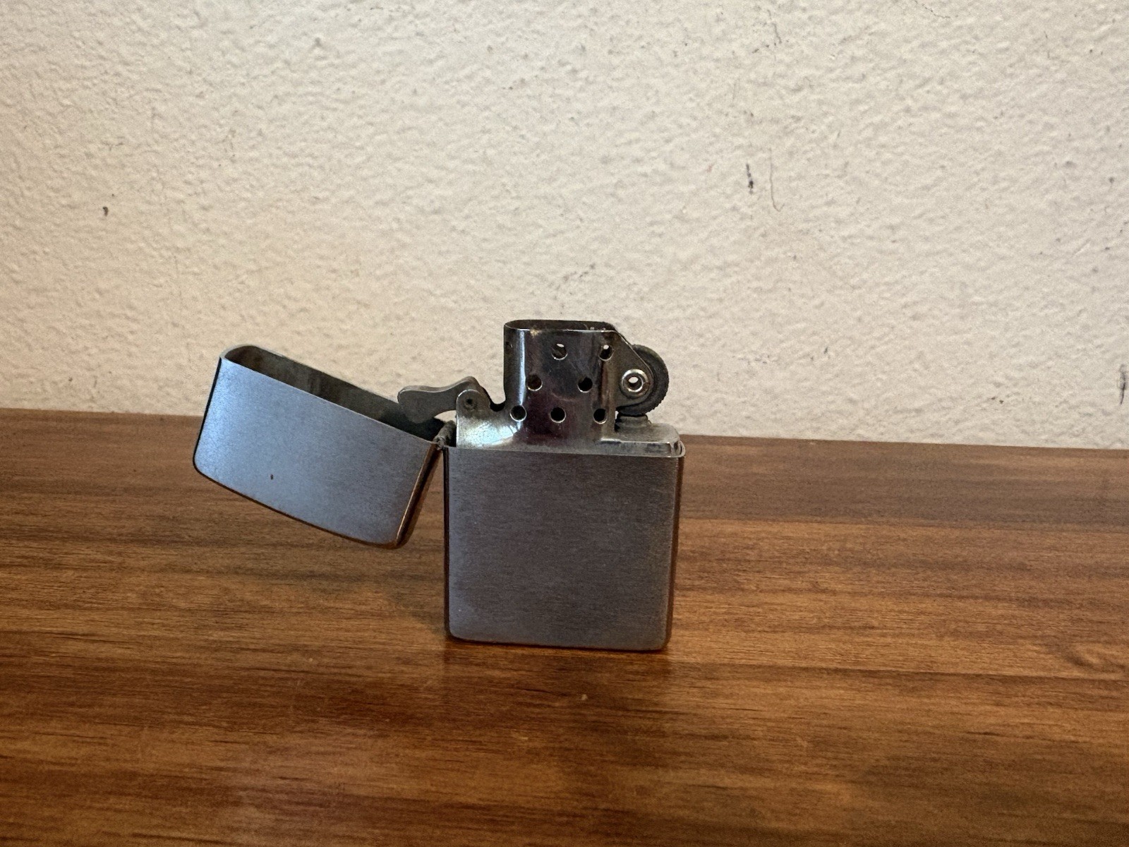 Vintage 1950s ZIPPO Lighter 2517191 Pat Pending w/ Original insert Vintage 1950s ZIPPO Lighter 2517191 Pat Pending w/ Original insert