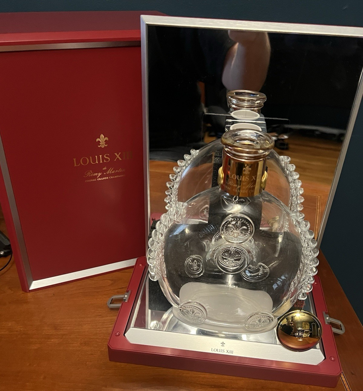 Remy Martin Louis XIII Baccarat Crystal Empty Bottle with Display Stand Remy Martin Louis XIII Baccarat Crystal Empty Bottle with Display Stand