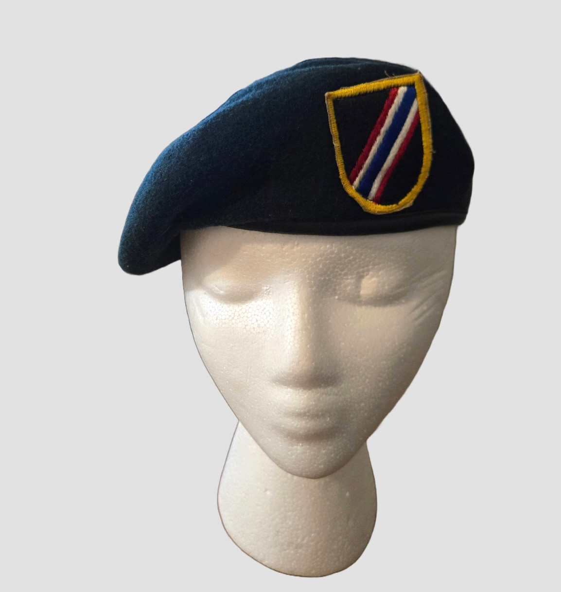 Original Vietnam War-Era U.S. Army Special Forces Green Beret – 1967  Size 6 5/8