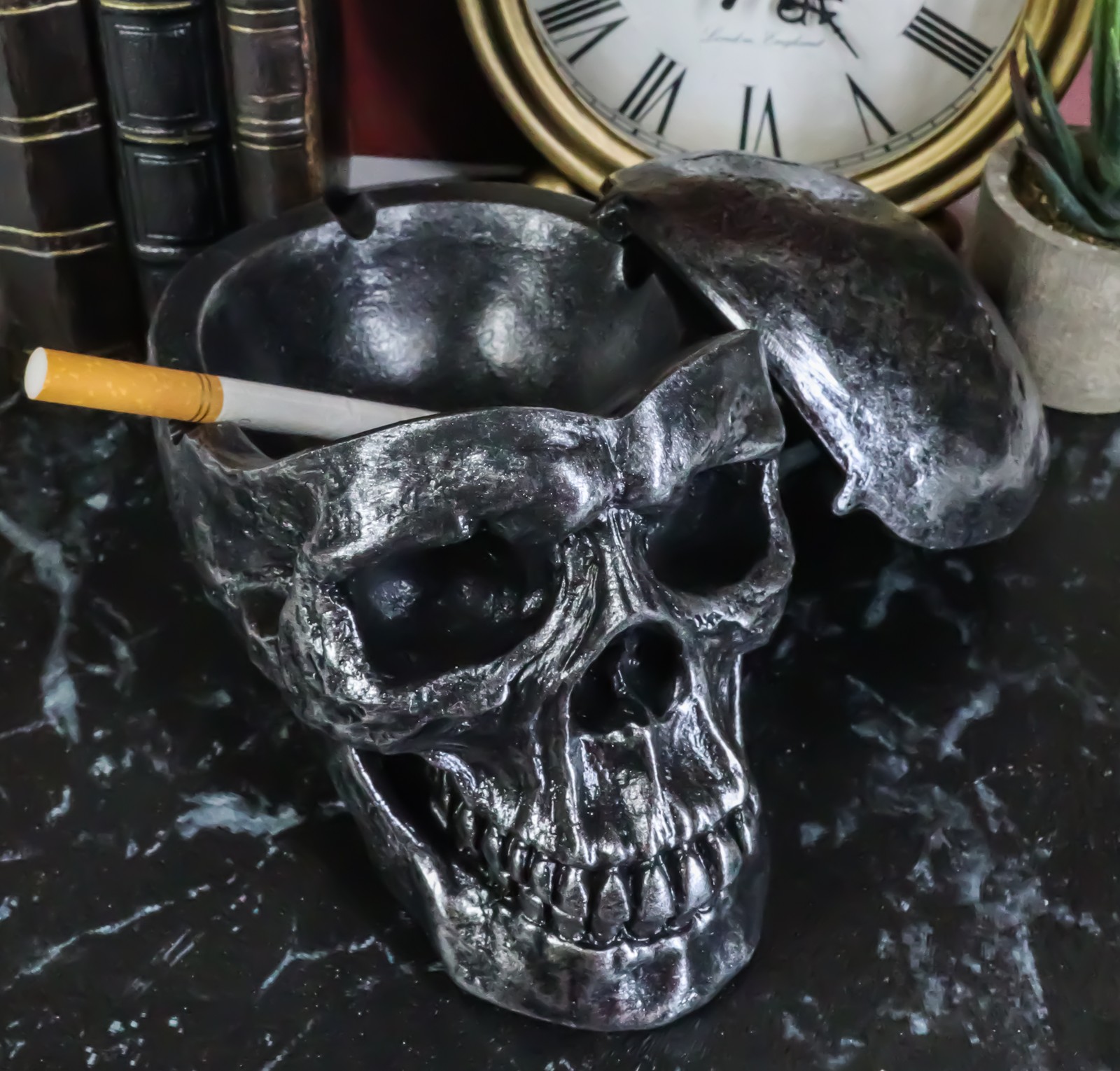 Gothic Silver Black Homosapien Skull Ashtray Statue Haunted Pirate Loot Box