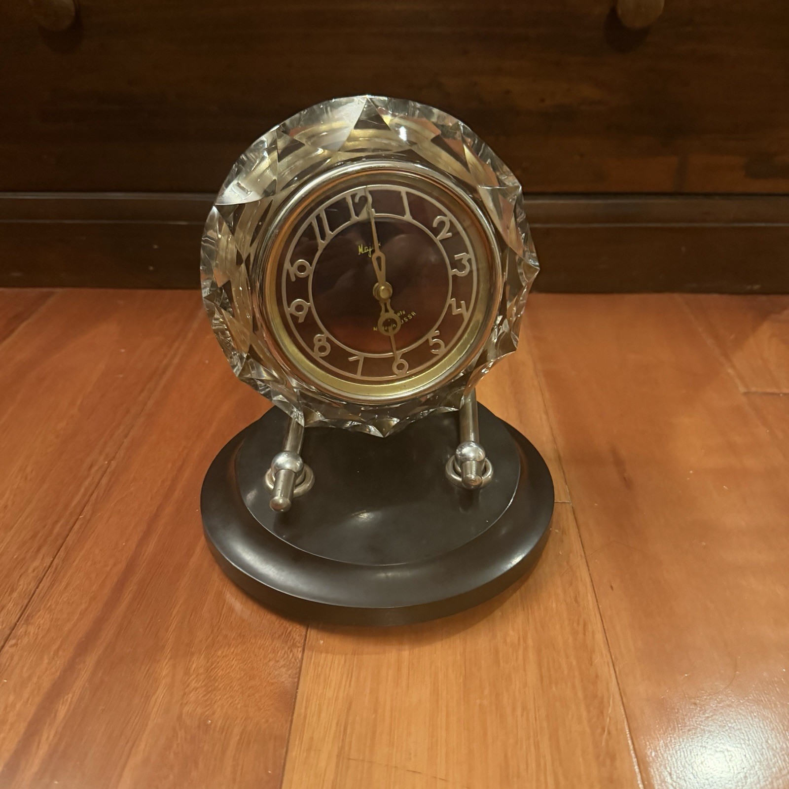 Vintage Majak Crystal Clock Mechanical Winding 11 Jewels Made USSR Vintage Majak Crystal Clock Mechanical Winding 11 Jewels Made USSR