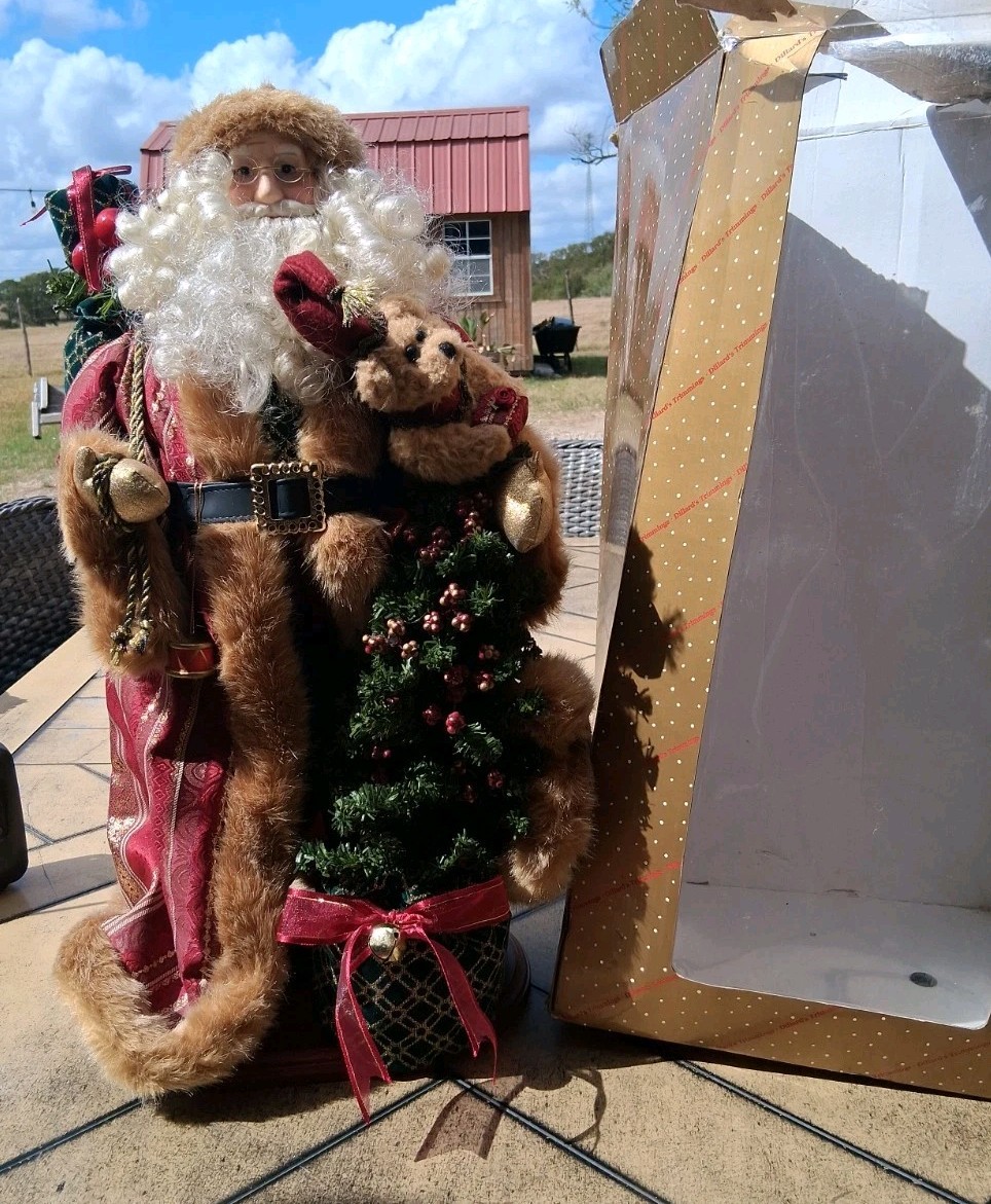 Vintage Dillard’s Trimmings Santa Claus Figure 24