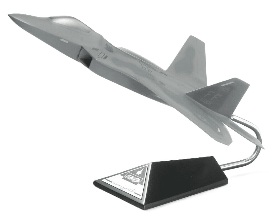 USAF Lockheed Boeing F-22 Raptor 1st FW Langley AFB Desk Model 1/48 BS Airplane