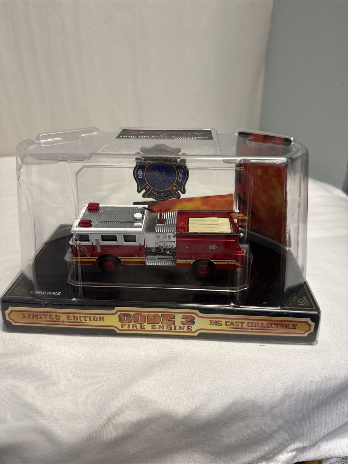 Code 3 Louisville Fire Department Limited Edition Fire Engine Die-Cast 02450 Code 3 Louisville Fire Department Limited Edition Fire Engine Die-Cast 02450