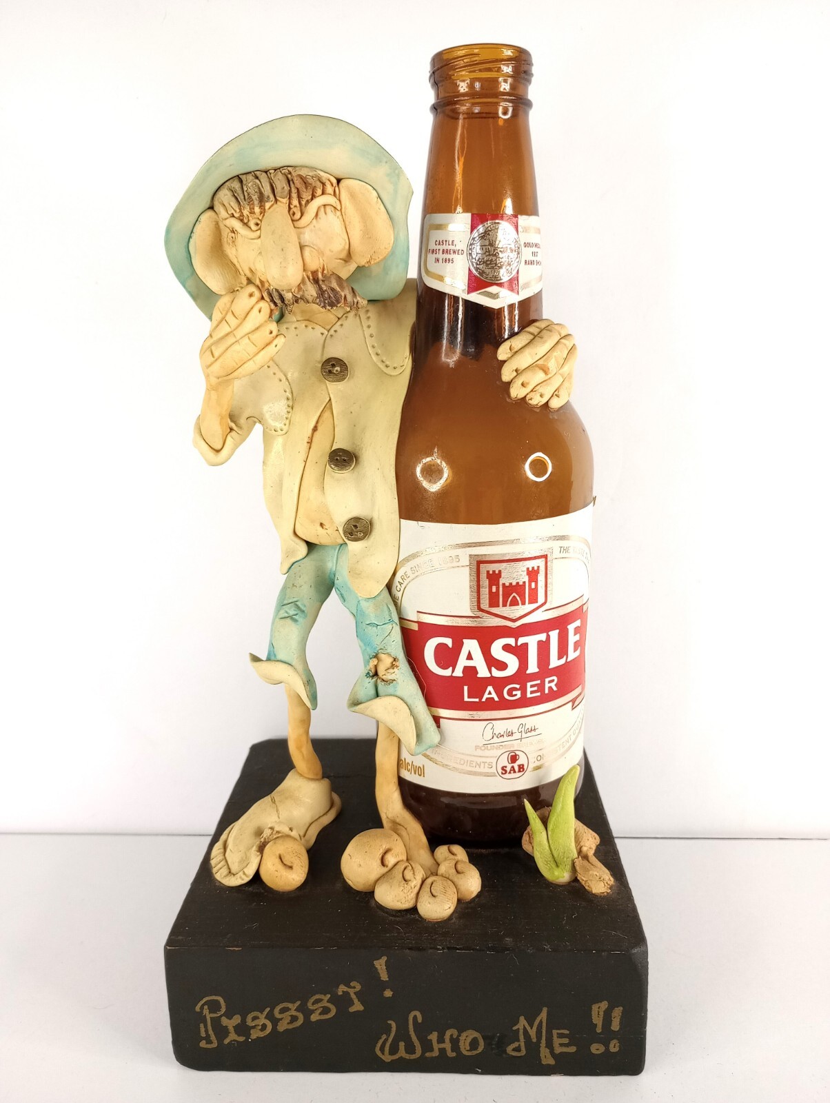 Rare Vtg CASTLE LAGER BEER BACK BAR DISPLAY - Leon Ludick Bottle 10\