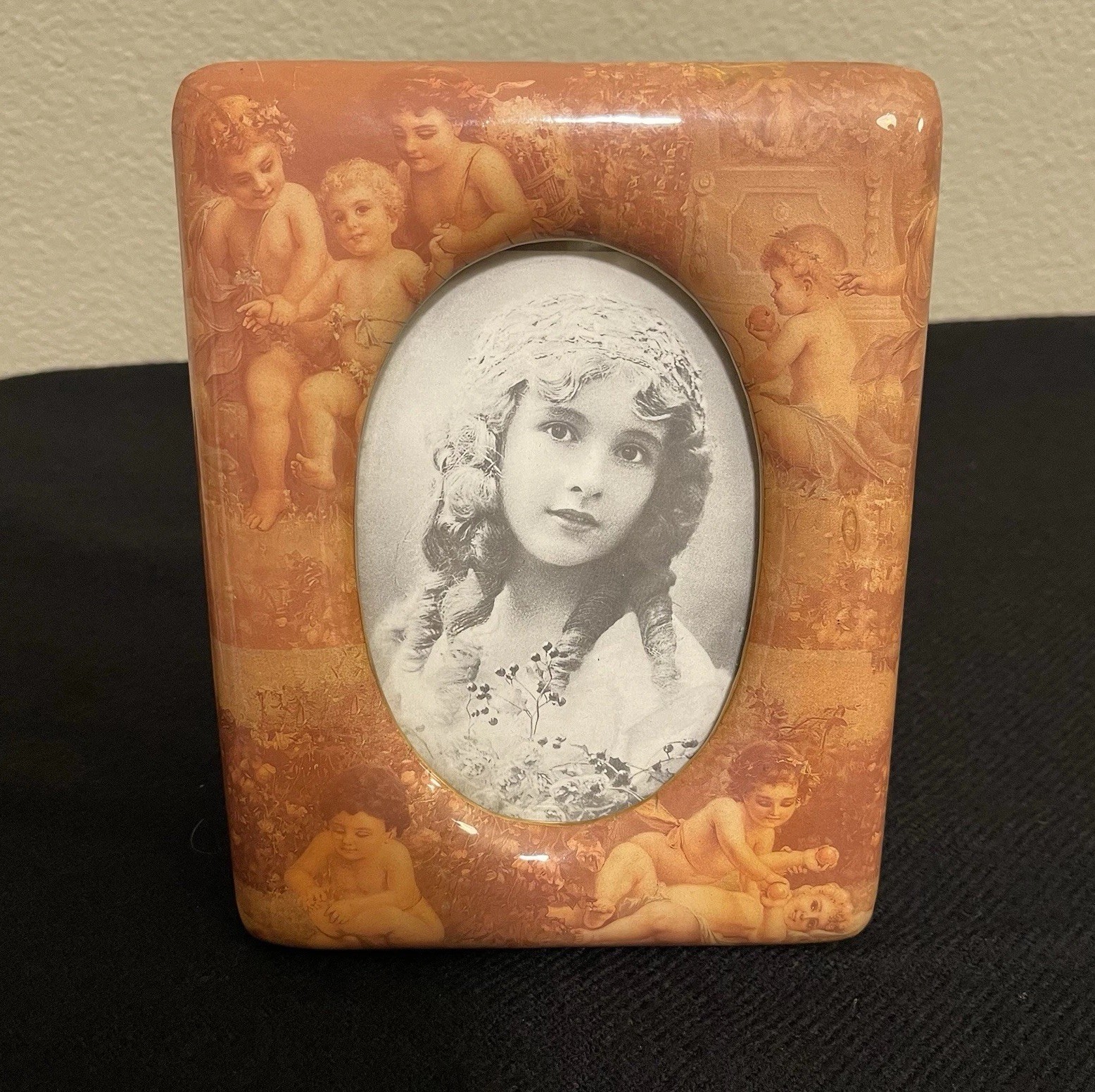 Vintage Studio Nova Cherub Picture Frame Ceramic Rectangular Oval Opening Easel