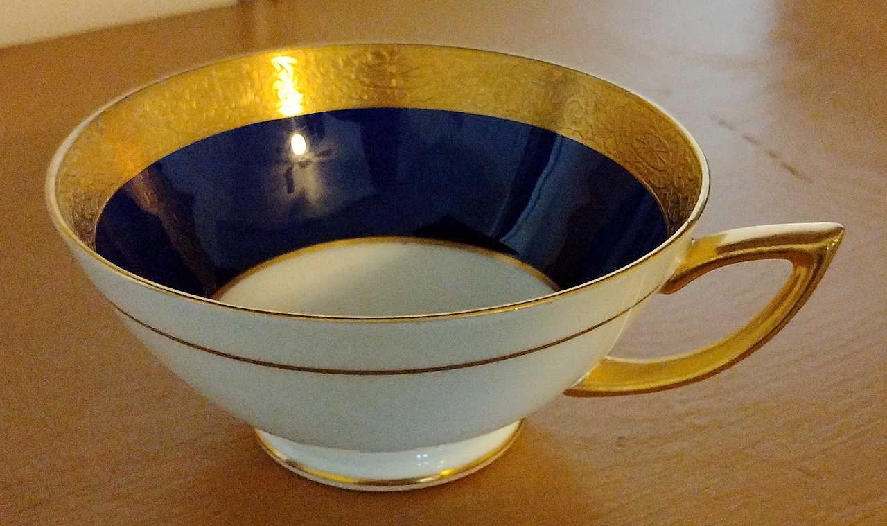 Vintage Minton Cobalt Blue & Gold Bone China Teacup For Henry Birks & Sons READ Vintage Minton Cobalt Blue & Gold Bone China Teacup For Henry Birks & Sons READ