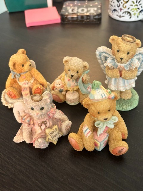 Lot of 5 Enesco Figurines - Bears & 1 Hillman Kitten