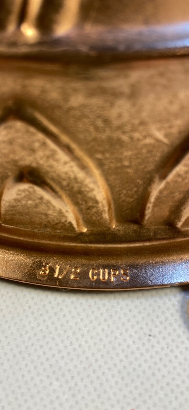 Vtg Copper Tone Jello Mold/Bundt Round Cake Pan Decorative 3 1/2 EUC w/Hanger