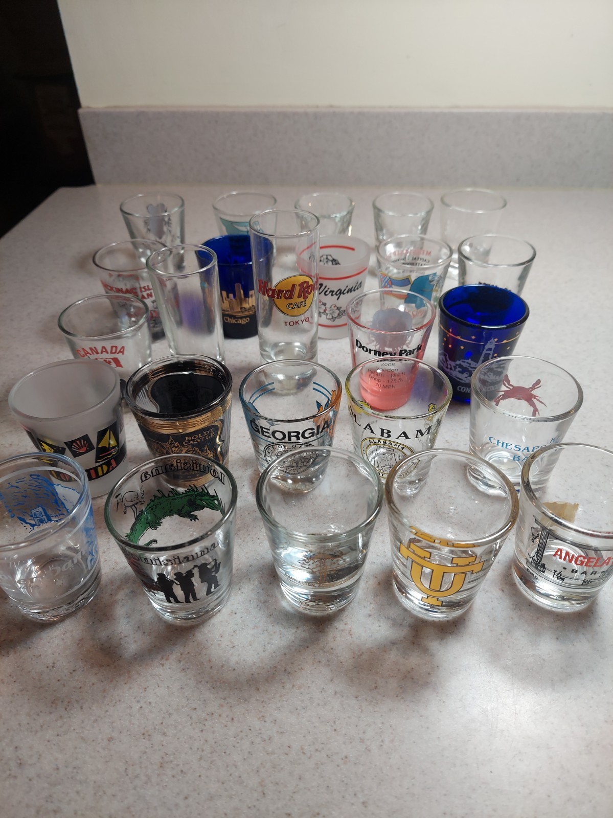 VINTAGE LOT 25 SOUVENIR SHOT GLASSES, DESTINATIONS, STATES, 