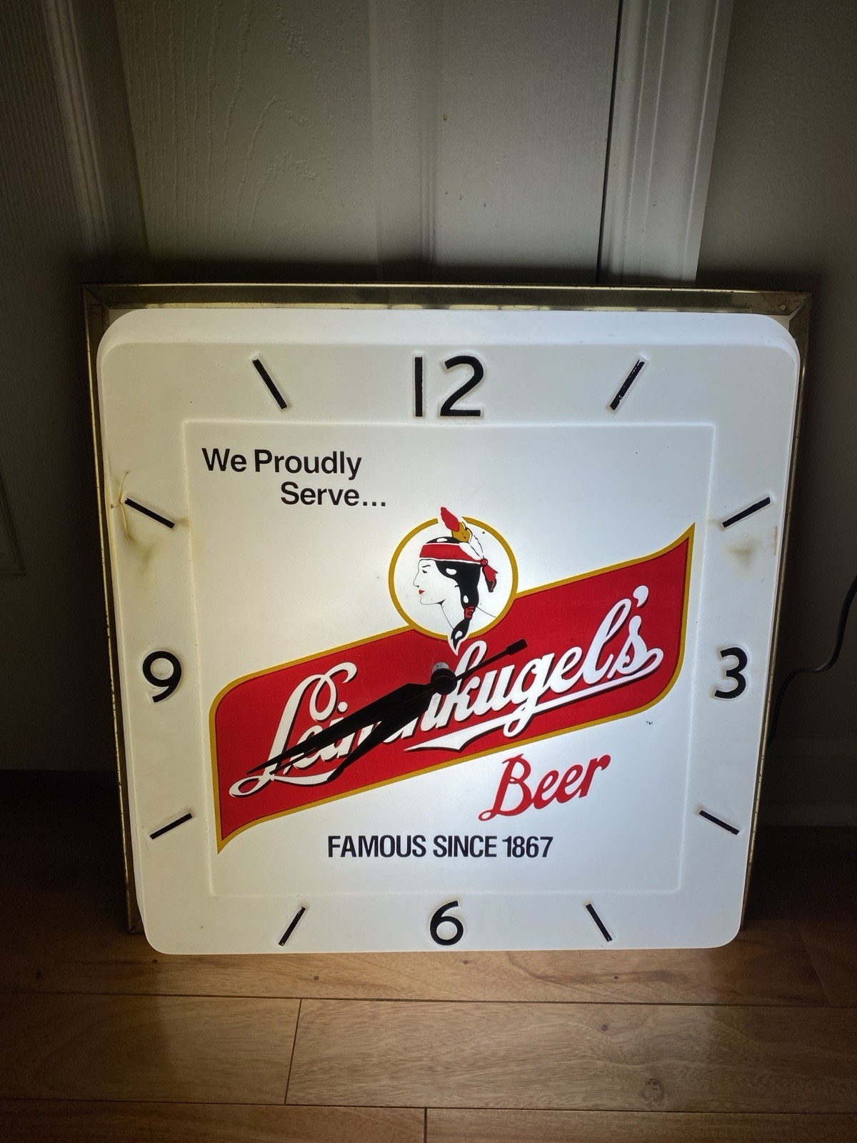 Vintage Original Leinenkugel\'s Beer Wall Clock Light Up Chippewa Falls WI Shandy