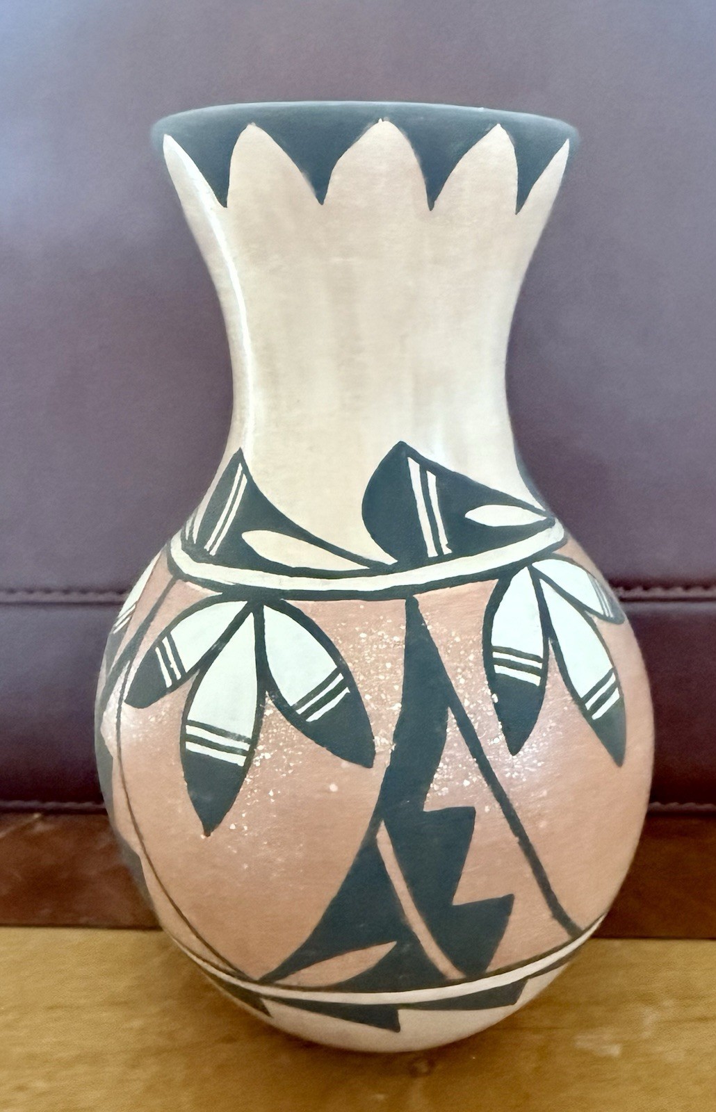 Juanita Fragua Native Pottery 4” Tall. Signed Juanita Fragua Jemez Pue NM Juanita Fragua Native Pottery 4” Tall. Signed Juanita Fragua Jemez Pue NM
