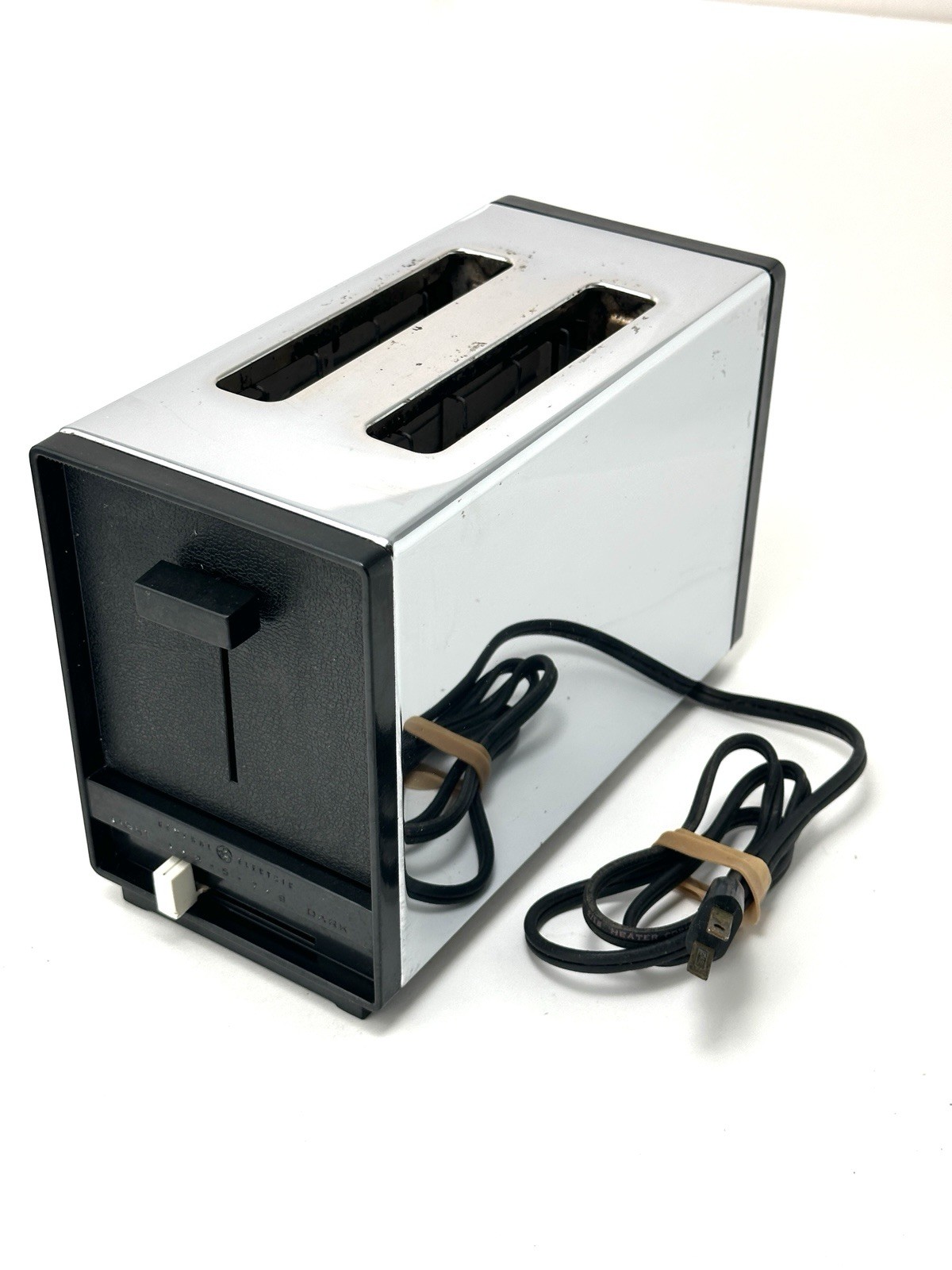 VTG 1970s GE General Electric 2 Slice Toaster A8T17 Chrome+ Black, Tested VTG 1970s GE General Electric 2 Slice Toaster A8T17 Chrome+ Black, Tested