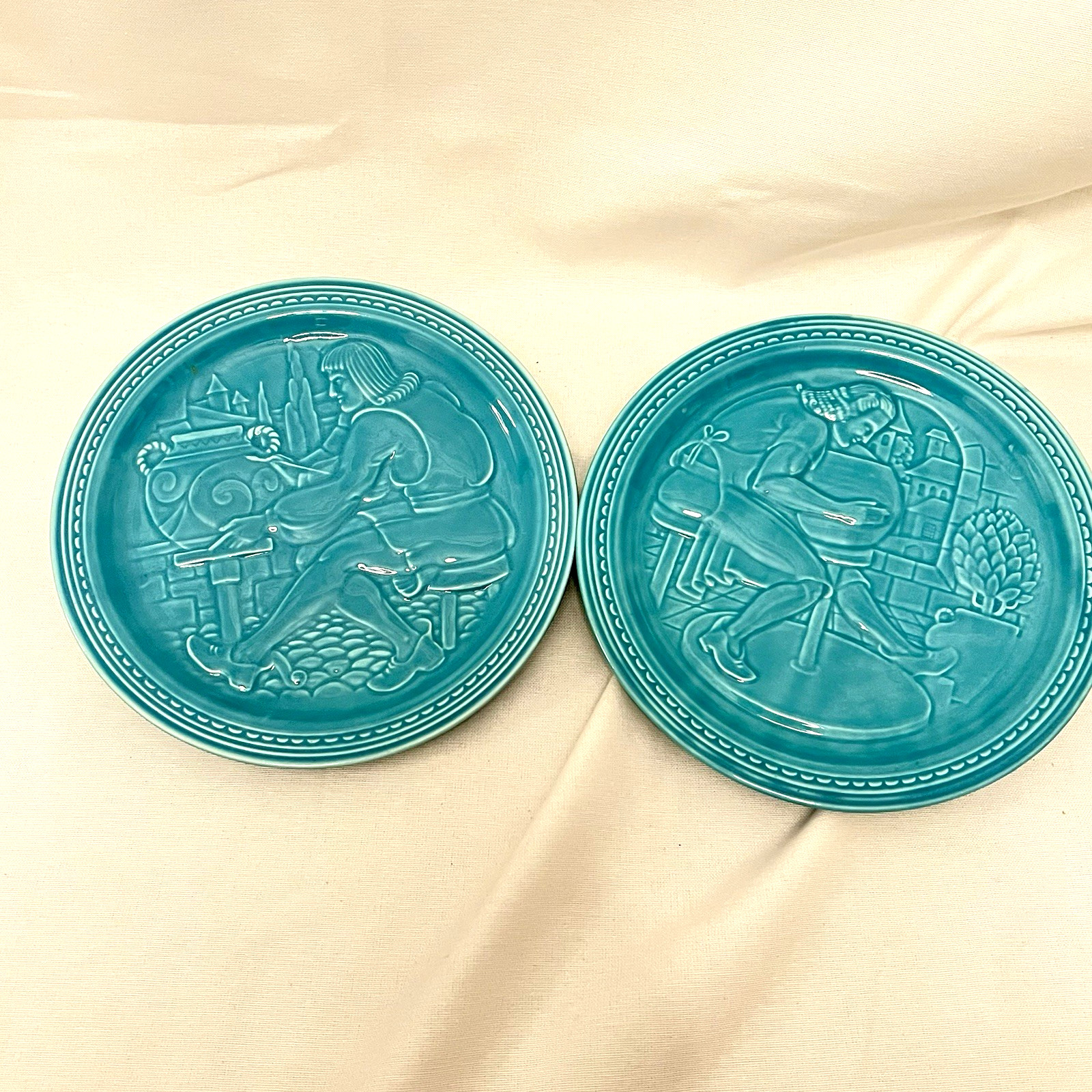 Homer Laughlin Fiesta 1940 NY World's Fair American Potter Turquoise Plates Pair Homer Laughlin Fiesta 1940 NY World's Fair American Potter Turquoise Plates Pair