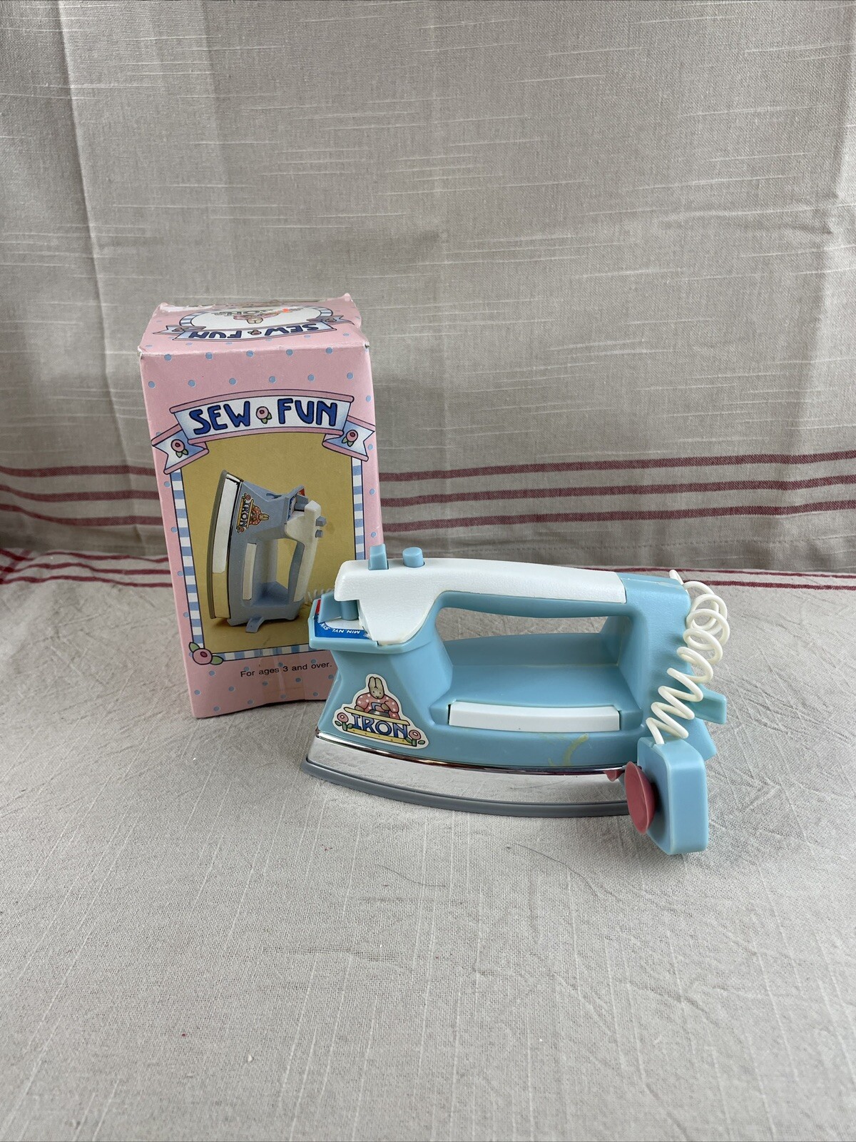 Vintage Sew-N-Play Toy Iron In Box 1992 Daisy Kingdom Inc. Vintage Sew-N-Play Toy Iron In Box 1992 Daisy Kingdom Inc.