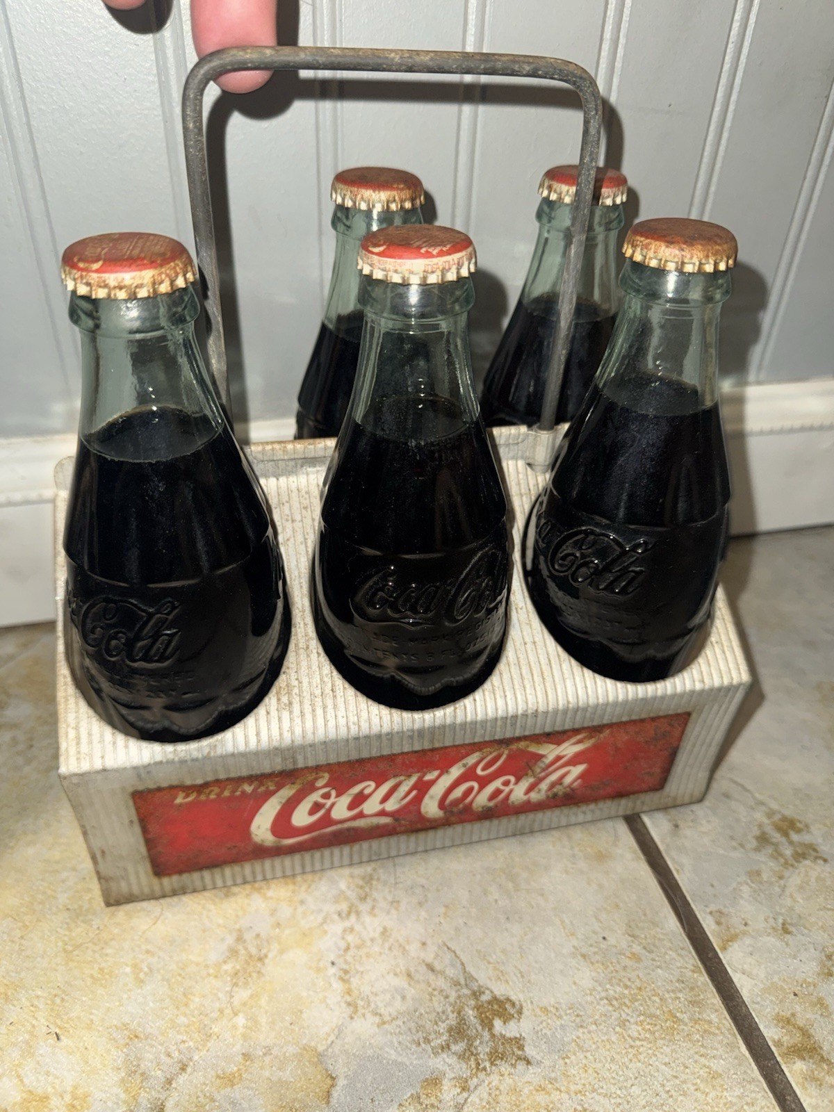 Vintage 1950’s Coca Cola Metal Aluminum 6-Pack Bottle Carrier Holder W/5 Cokes Vintage 1950’s Coca Cola Metal Aluminum 6-Pack Bottle Carrier Holder W/5 Cokes