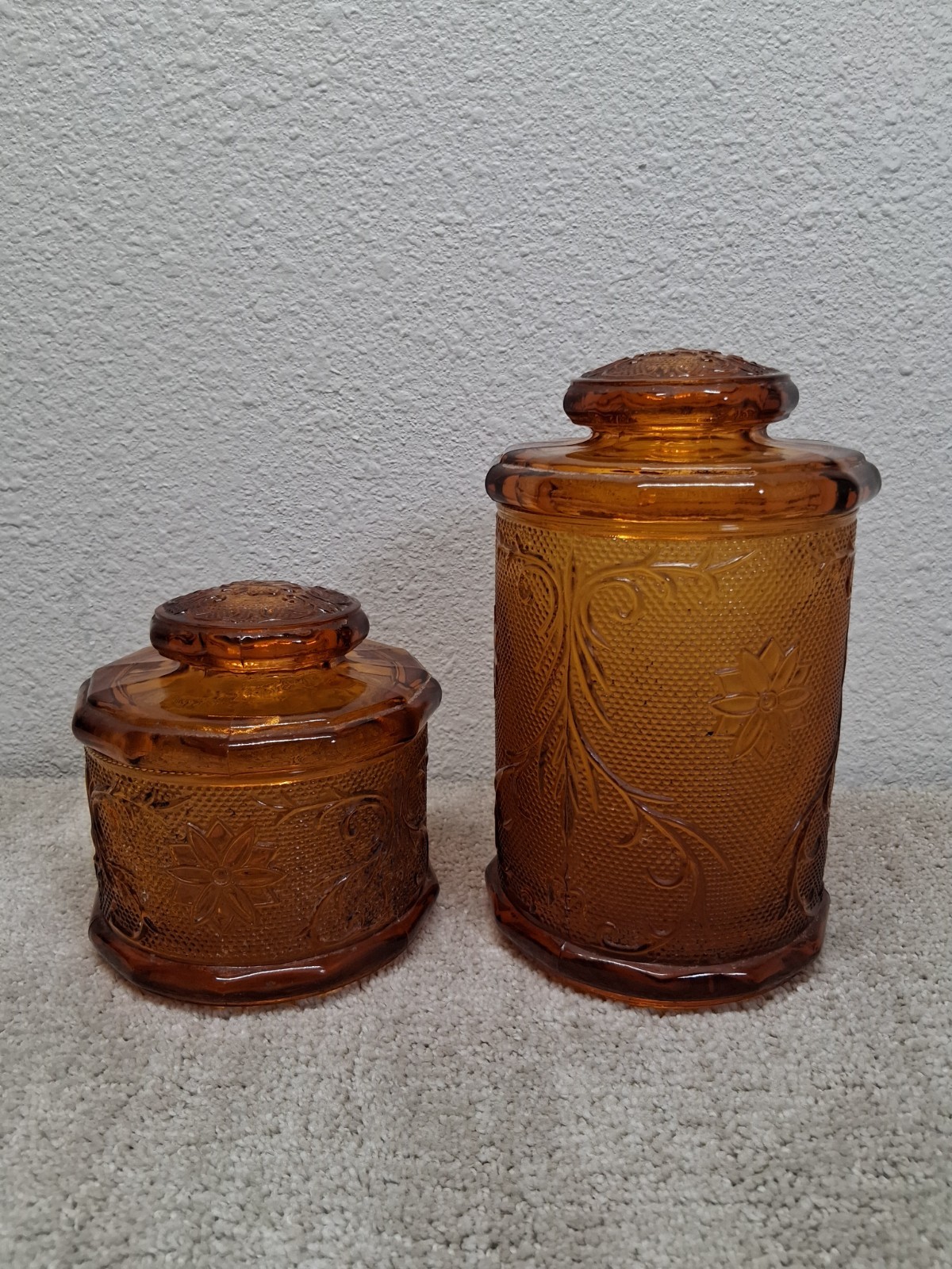 VINTAGE TIARA INDIANA GLASS SANDWICH AMBER CANISTER SET OF 2 & LIDS 5.5\ VINTAGE TIARA INDIANA GLASS SANDWICH AMBER CANISTER SET OF 2 & LIDS 5.5\
