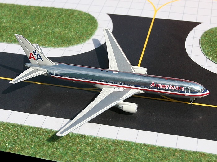 Gemini Jets GJAAL326 American Airlines Boeing 767-300 N390AA Diecast 1/400 Model