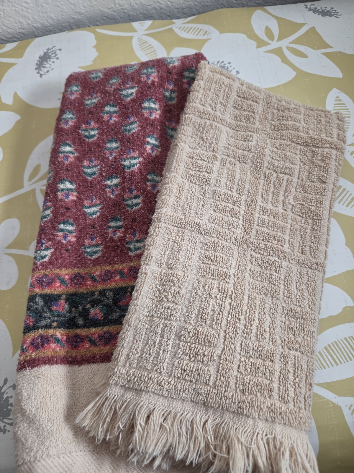Vtg Hand Towels JCPenny Cannon Tan Burgundy