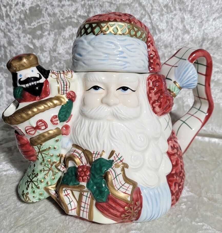 Vintage Avon Old World St Nicholas Santa Claus Christmas Teapot
