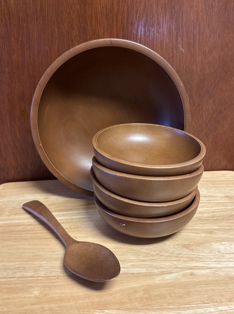 Wooden Salad Bowl Set 6 Piece Large Serving Bowl, Spoon and 4 Small Bowls