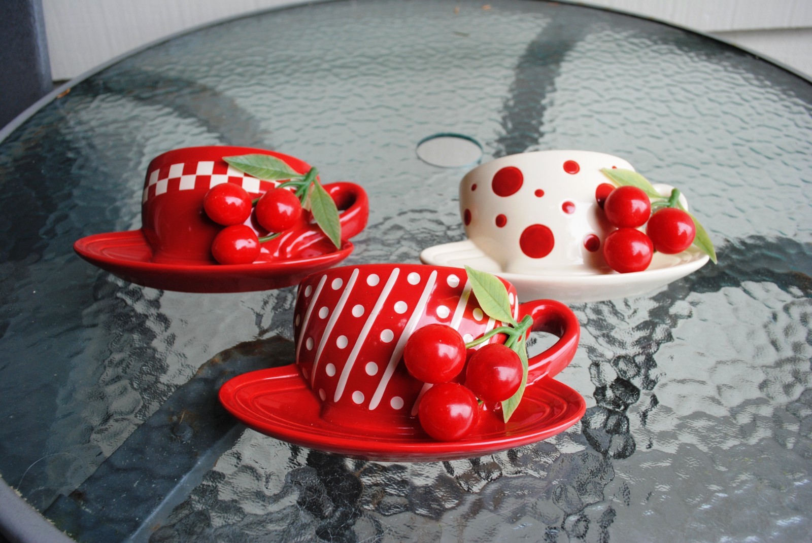 Vtg 2003 THT Set 3 Coffee Cup 3D Wall Pocket Planter Red White Cherries Included