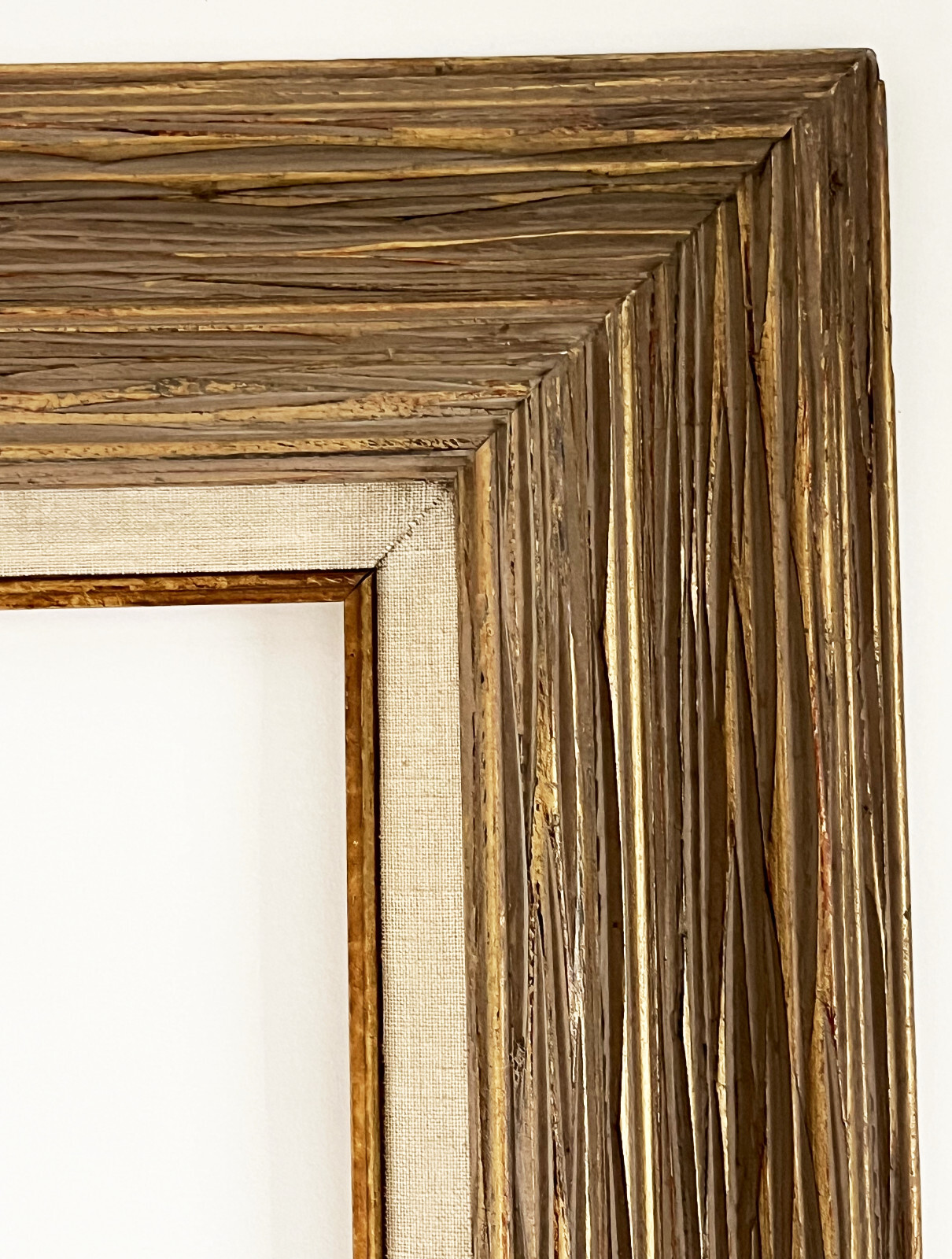 VTG MID CENTURY MODERNIST CARVED GILT GOLD WOOD PICTURE FRAME 18 x 24