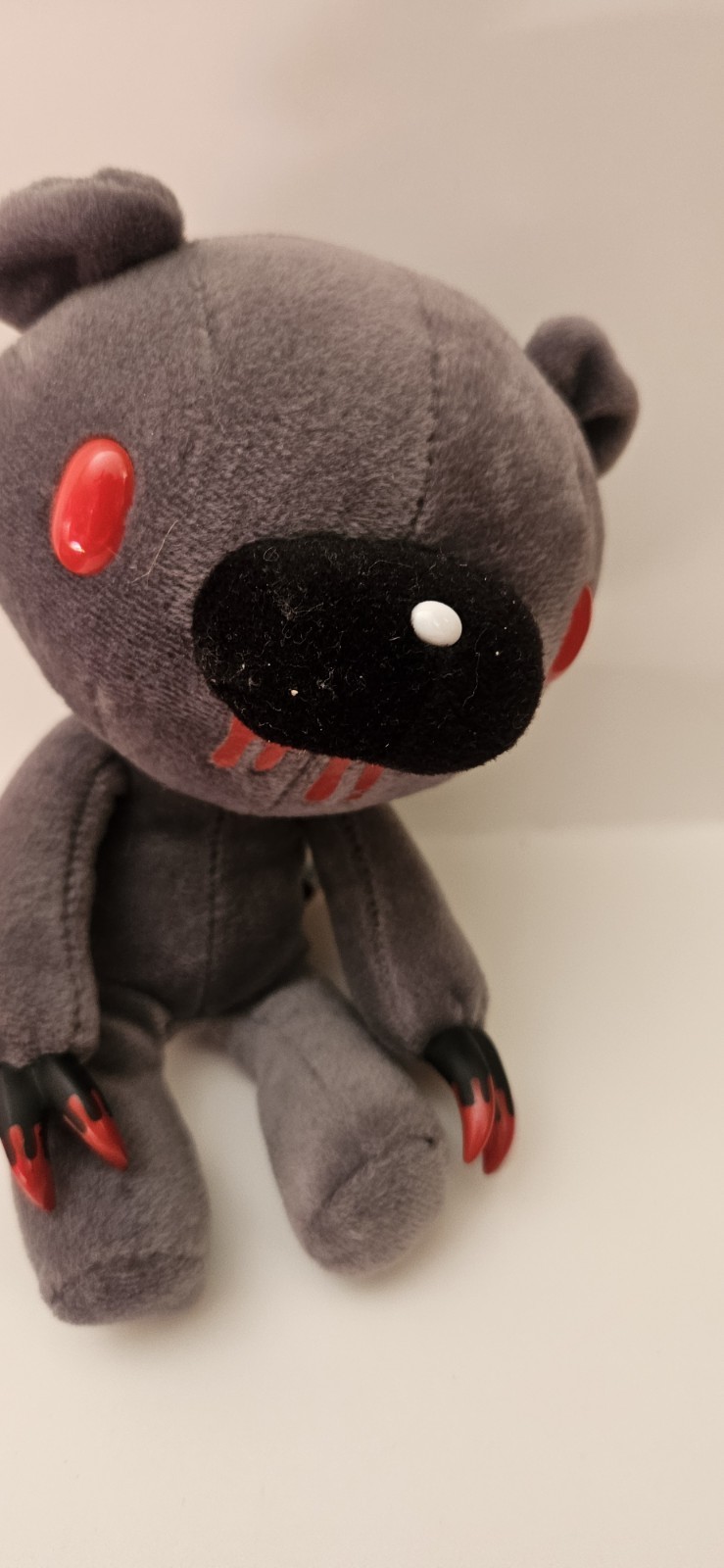 Gloomy Bear (グル〜ミ〜) a Japanese character created by Mori Chack.