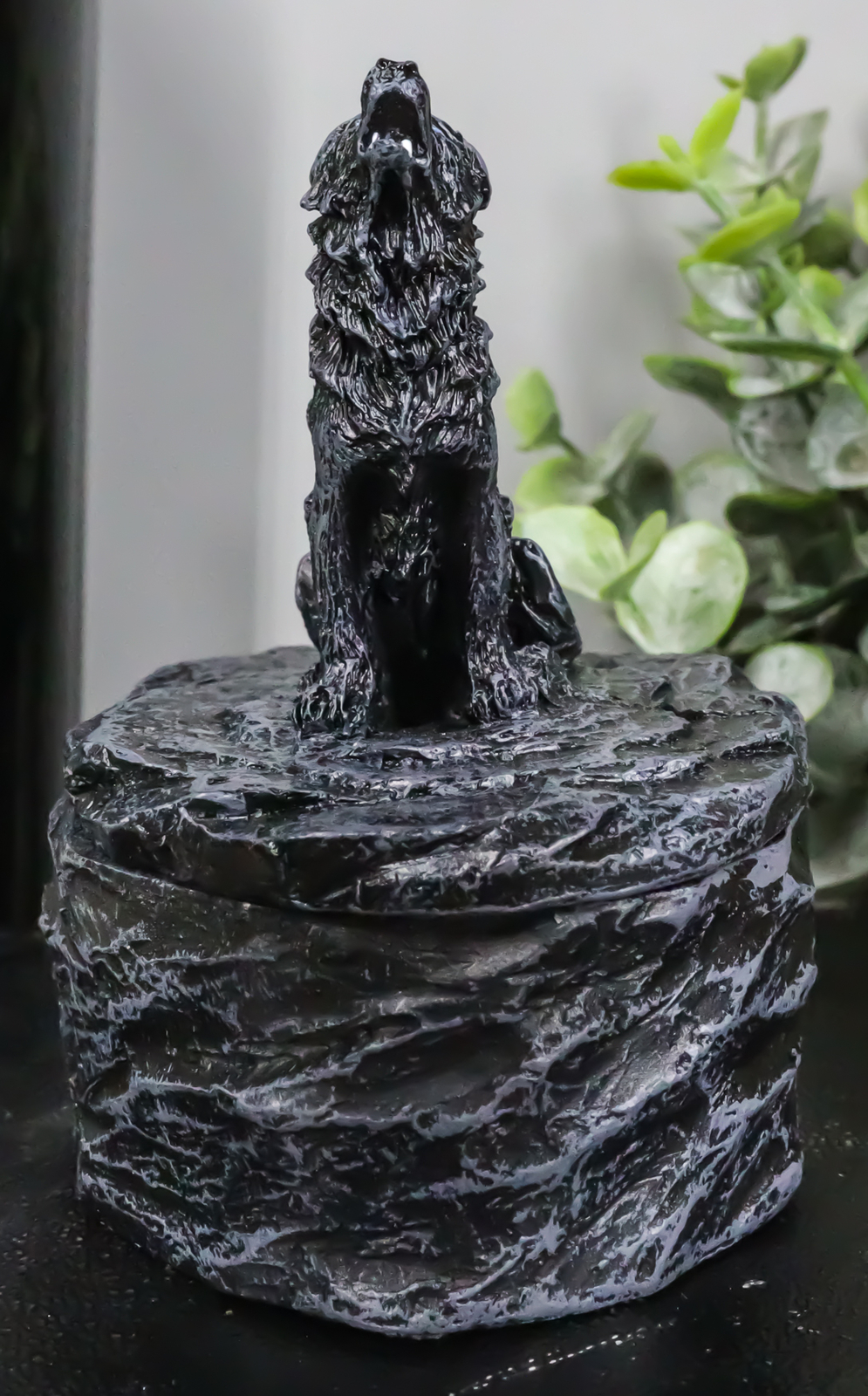 Ebros Single Howling Gray Alpha Wolf Mini Rounded Jewelry Decorative Box Ebros Single Howling Gray Alpha Wolf Mini Rounded Jewelry Decorative Box