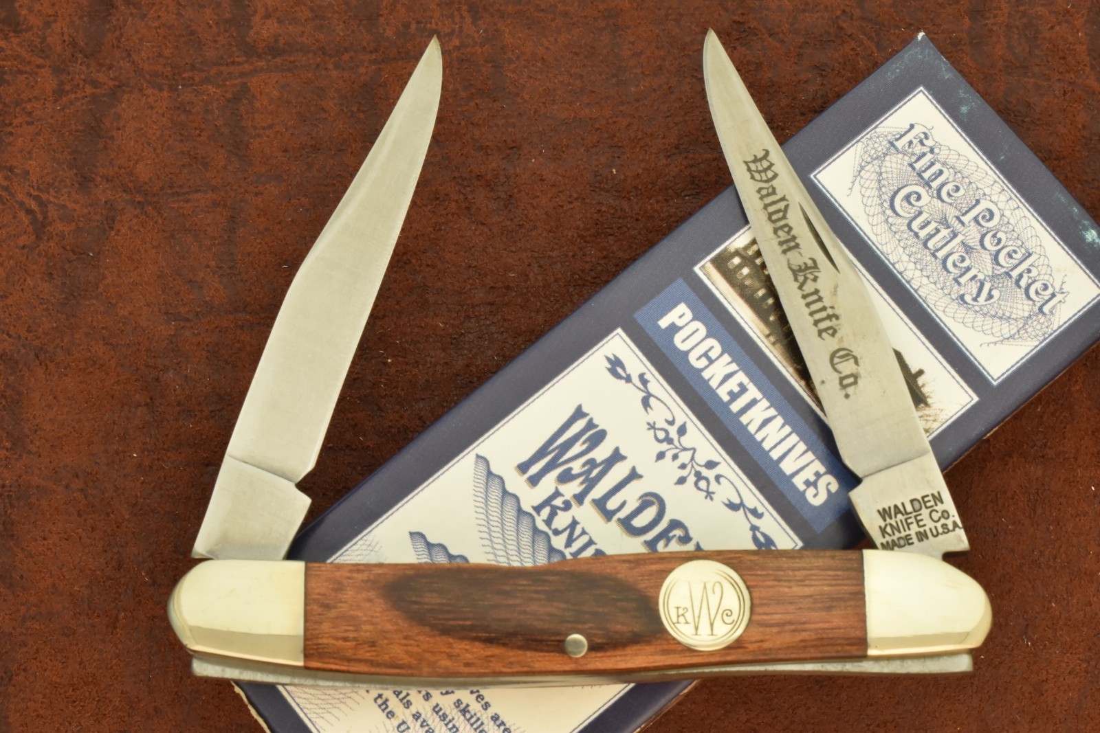 WALDEN KNIFE CO MADE IN USA SMOOTH WALNUT 2 BLADED MUSKRAT KNIFE NICE