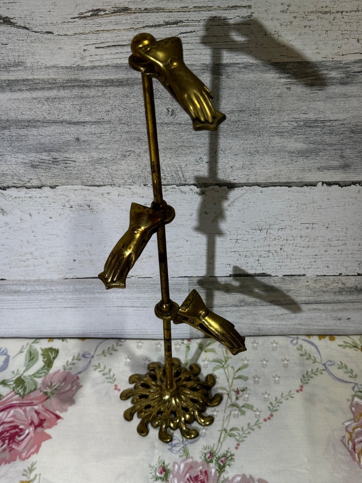 Antique Brass Hand Clip Jewelry Stand Victorian Glove Letter Display Holder Antique Brass Hand Clip Jewelry Stand Victorian Glove Letter Display Holder