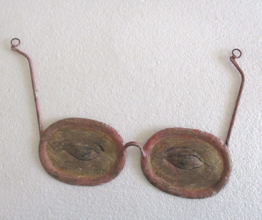 ANTIQUE OPTOMETRIST ADVERTISEMENT TRADE EYE CLINIC DISPLAY SIGN SPECS .