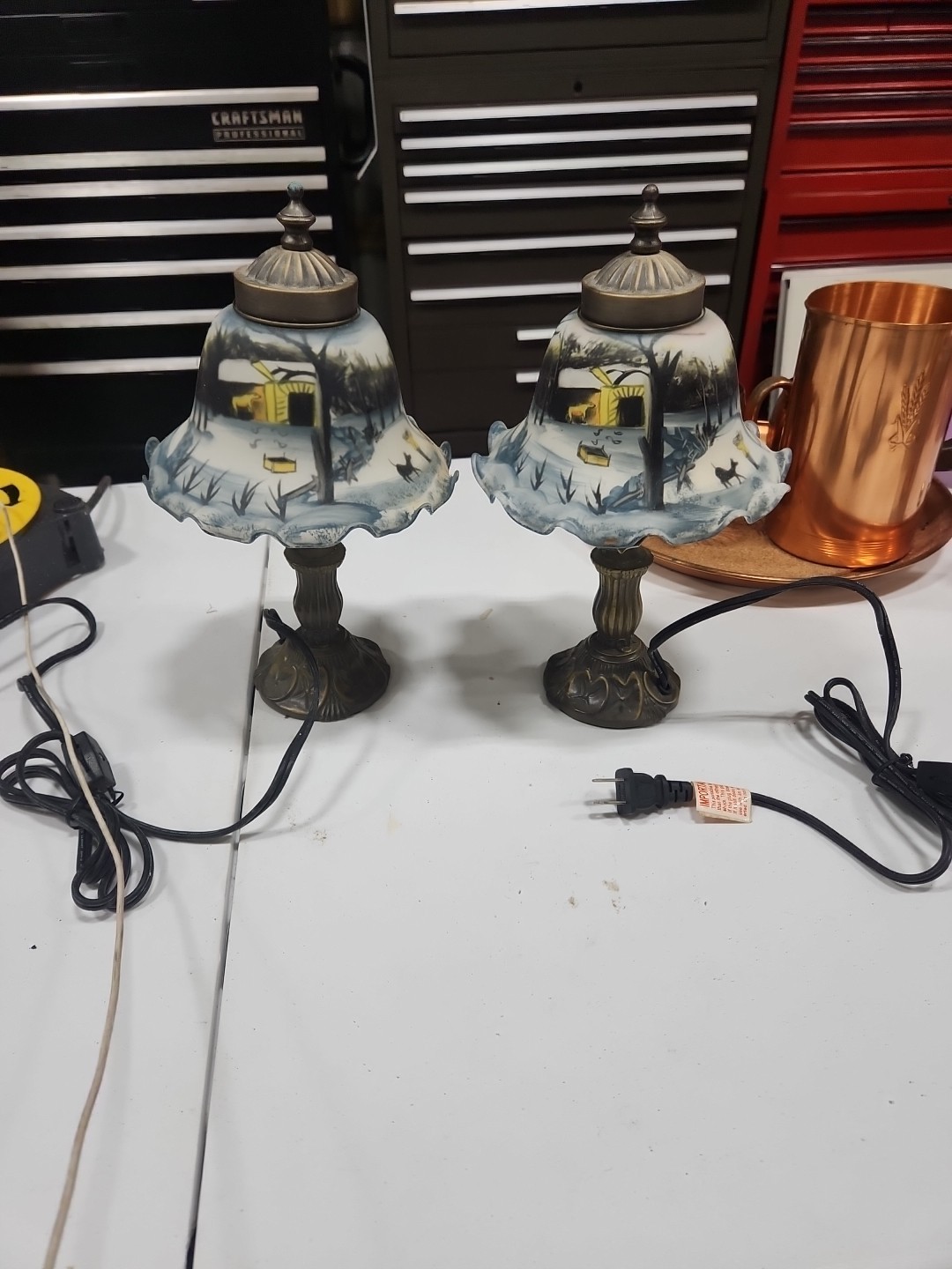2002 Winter Scene Currier & Ives Painted Glass Shade Table Lamp Museum Of NY Set 2002 Winter Scene Currier & Ives Painted Glass Shade Table Lamp Museum Of NY Set