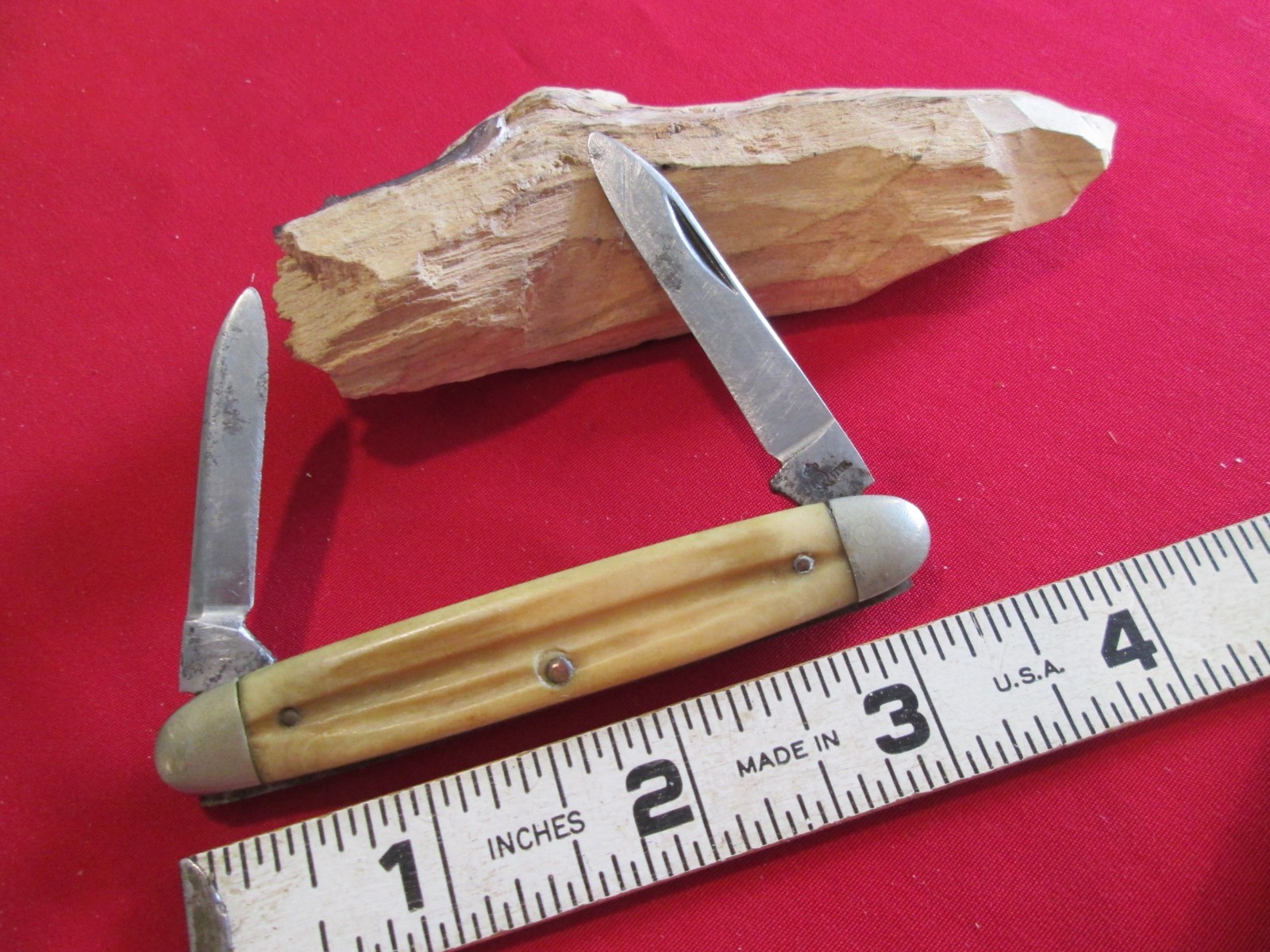 VTG Q STEEL Queen 2 Blade Equal End Winter Bottom Bone Knife 1958 - 60 (Cracks)
