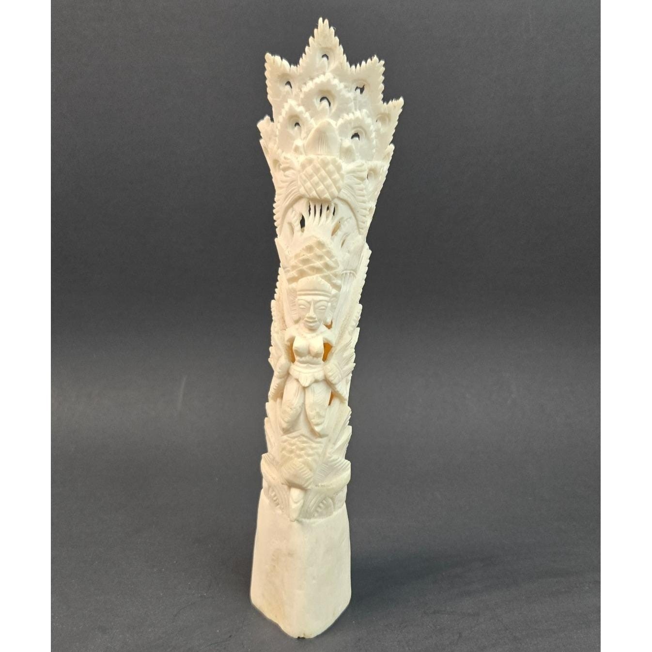 HAND CARVED COW / BOVINE BONE CARVING INDONESIA BALI TOTEM 8.5\