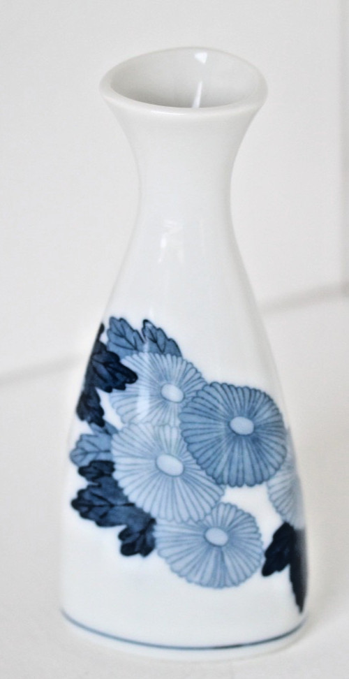 Vintage Hand Painted Blue Cobalt Tokkuri Porcelain Sake Bottle Flower Vase Japan Vintage Hand Painted Blue Cobalt Tokkuri Porcelain Sake Bottle Flower Vase Japan
