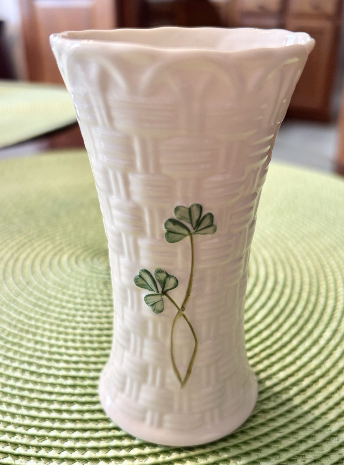 Belleek Pottery Colleen Embossed Basket Weave Mini ShamrockPorcelain Vase #2040 Belleek Pottery Colleen Embossed Basket Weave Mini ShamrockPorcelain Vase #2040