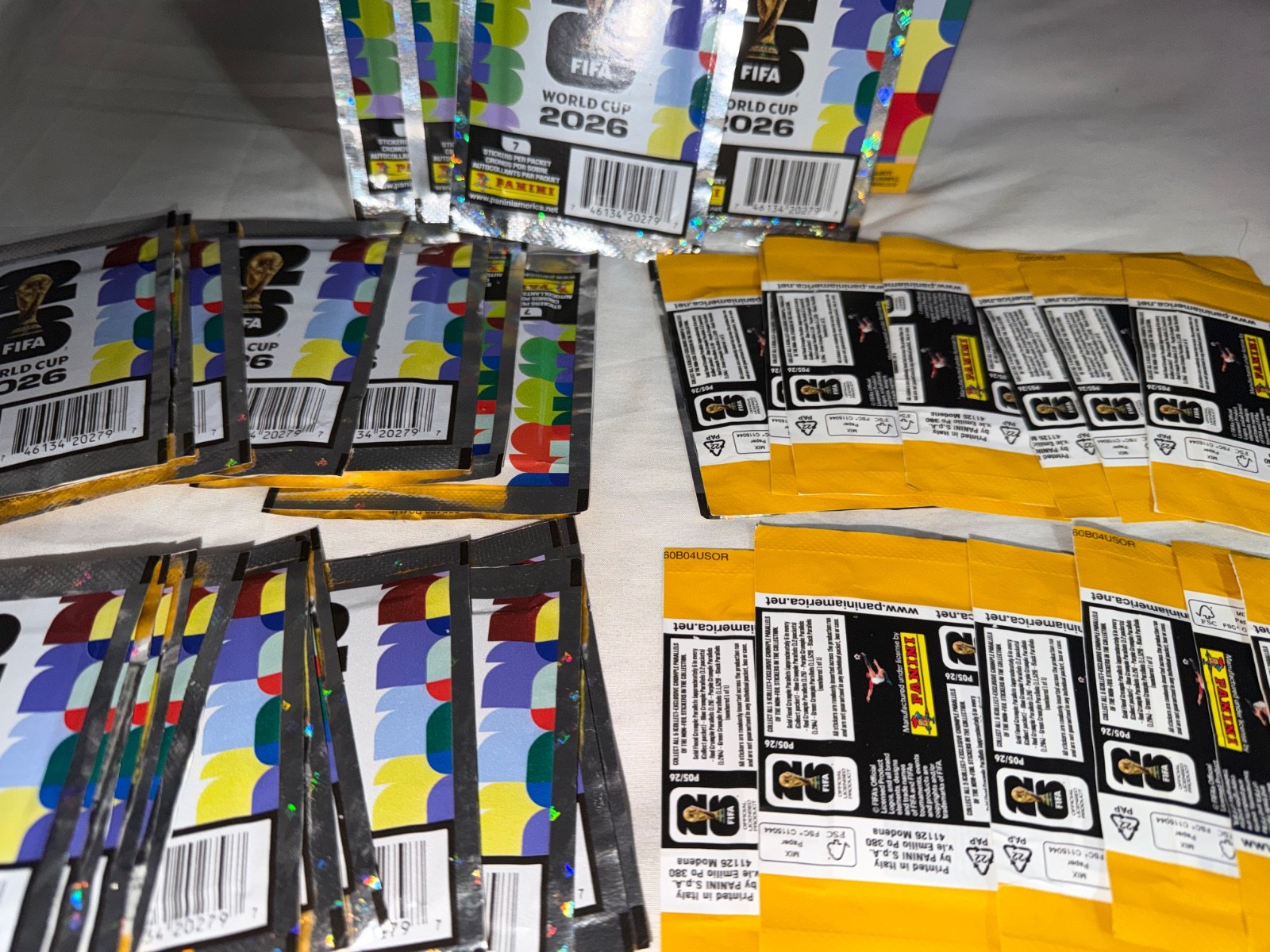 gold panini 1  packet   Sealed/7 stickers original gold and crumples