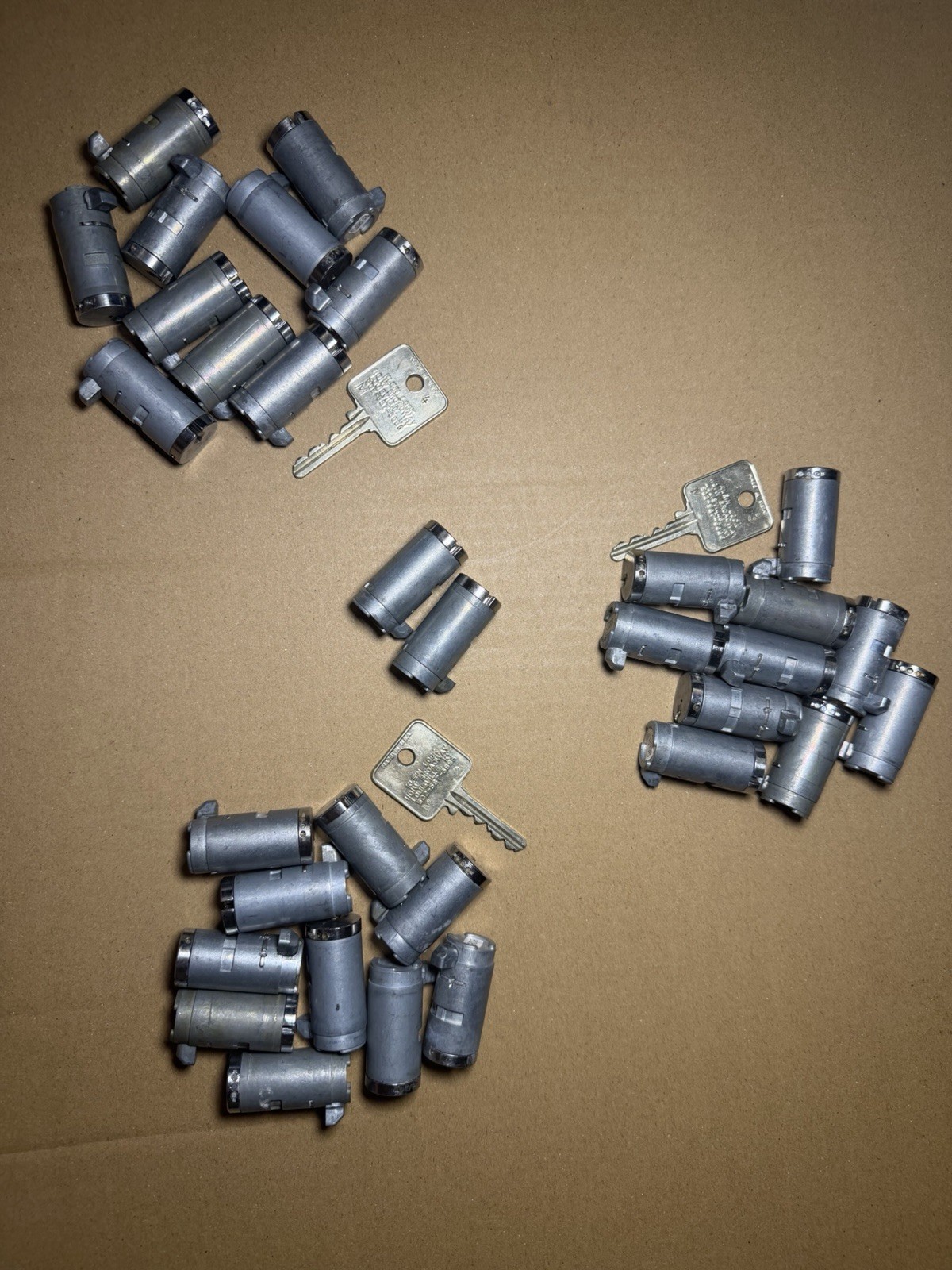 10 x Medeco plug lock cylinders with 1 working key for ‘10’ ‘T’ handles Each.