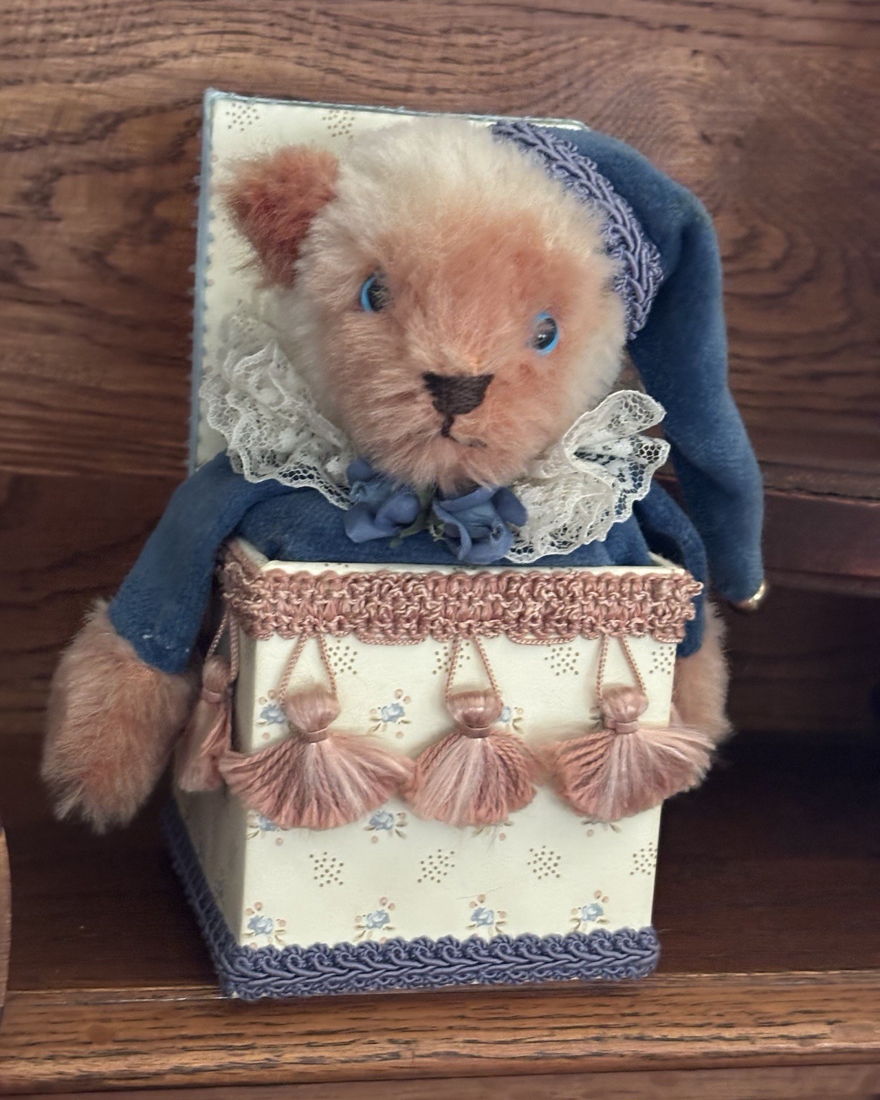 Vtg Cherubini @ The Borgato Musical Teddy Bear 7”x3.5” Plays Send In The Clowns