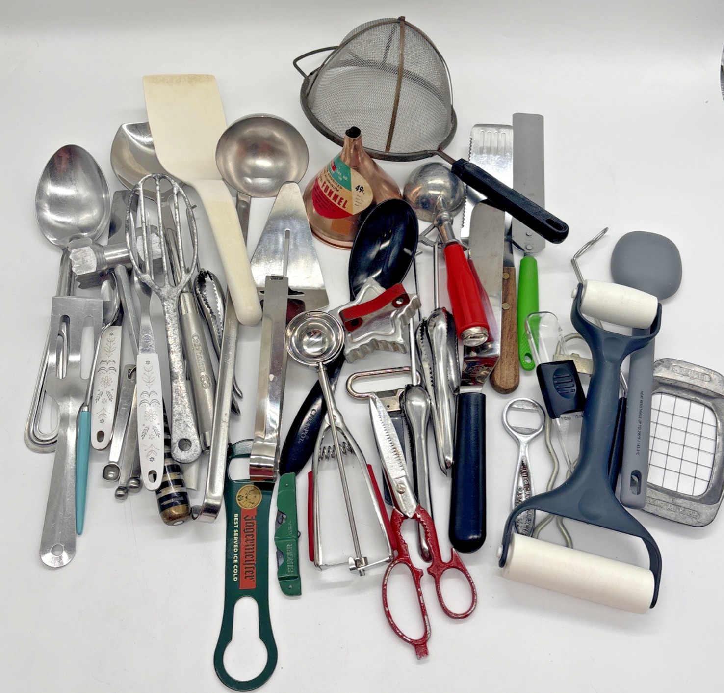 Lot (30+) Vintage MIXED Utensils Mixed BRANDS Spatula SPOONS, SPREADERS, SCOOPS Lot (30+) Vintage MIXED Utensils Mixed BRANDS Spatula SPOONS, SPREADERS, SCOOPS
