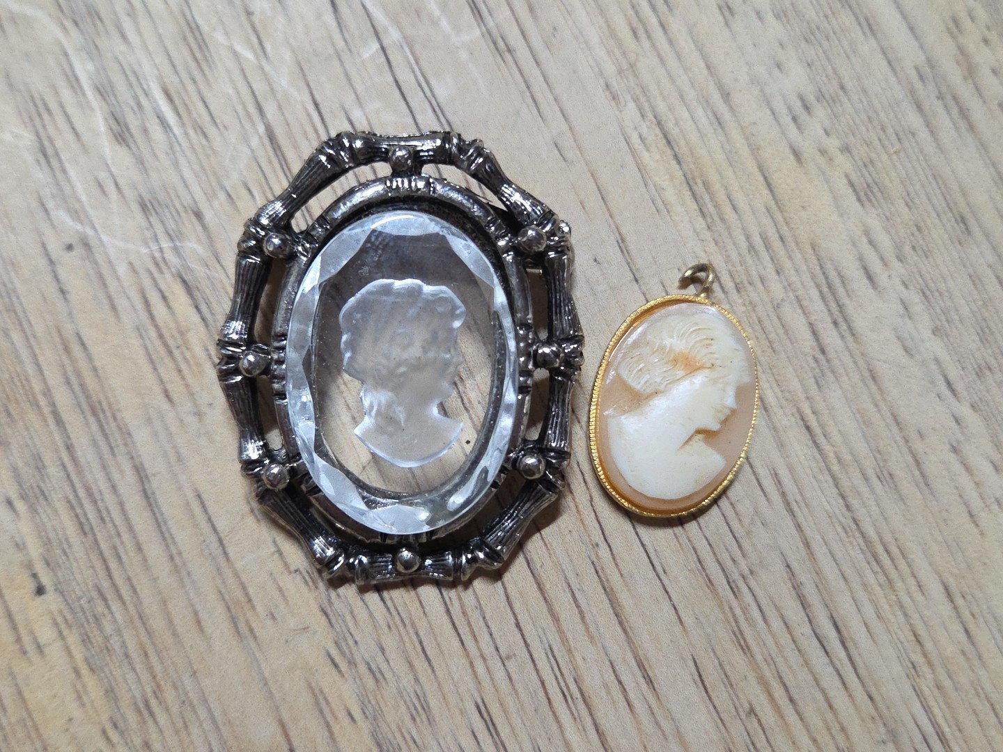 Vintage Clear Glass Cameo Gold Tone Pendant Carved Resin/Plastic Set Vintage Clear Glass Cameo Gold Tone Pendant Carved Resin/Plastic Set