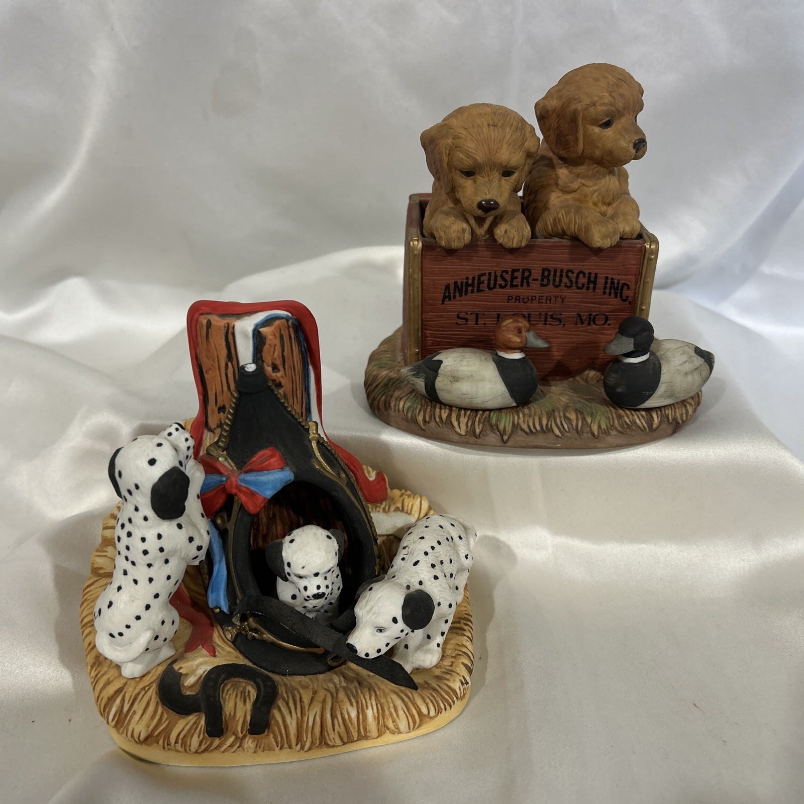 Set Of 2 Vintage Anheuser Busch Limited Edition Dog Figurines 1994-1995 Set Of 2 Vintage Anheuser Busch Limited Edition Dog Figurines 1994-1995