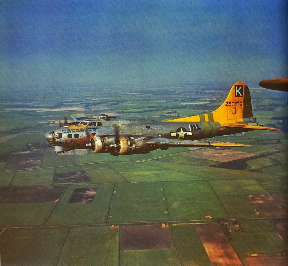 B17G A bit o\' lace 447th Bomb Group WW2 #1003 Re-Print 4x4
