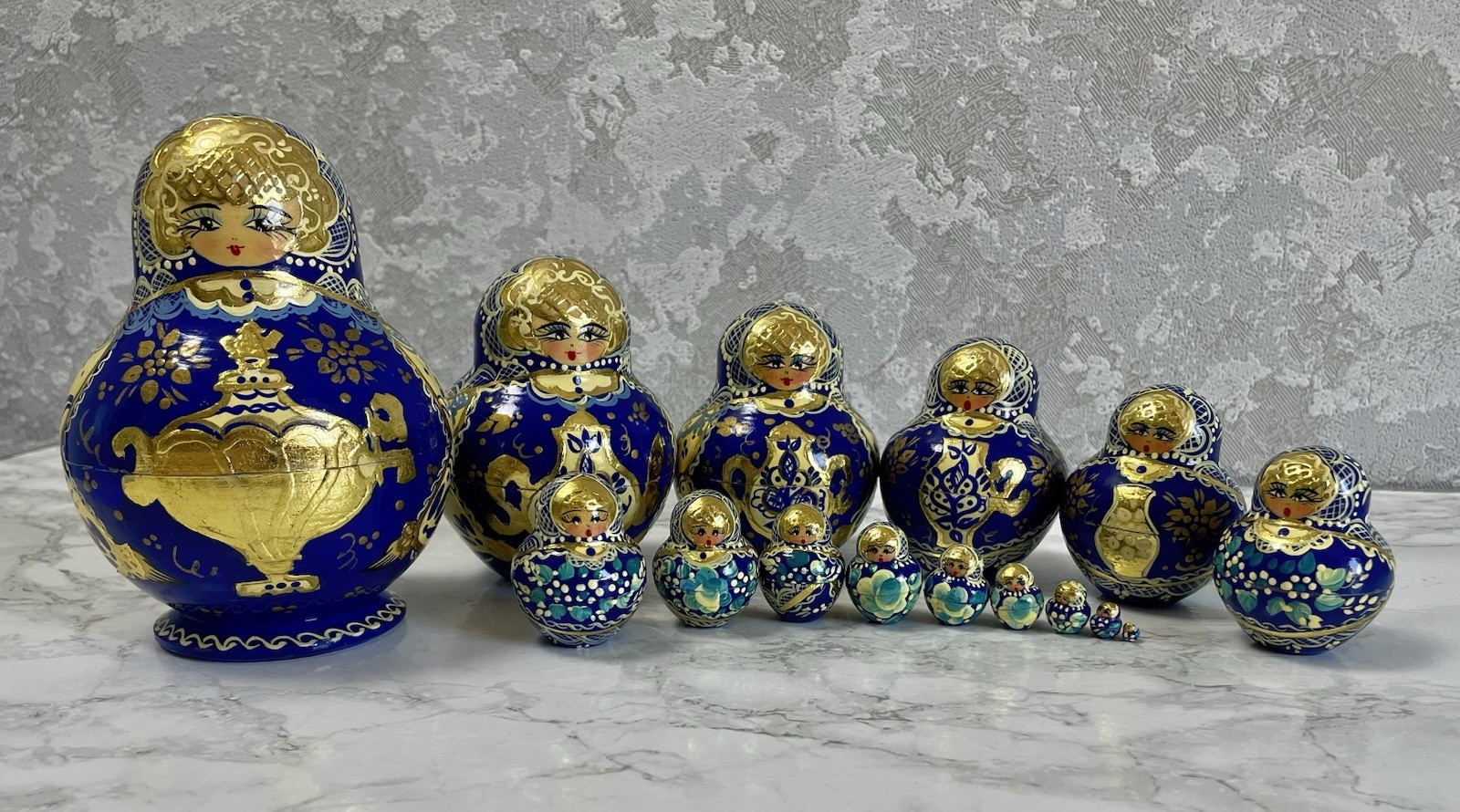 Vintage Russian Matryoshka with a Samovar 15pcs. Nesting Dolls Handmade Vintage Russian Matryoshka with a Samovar 15pcs. Nesting Dolls Handmade