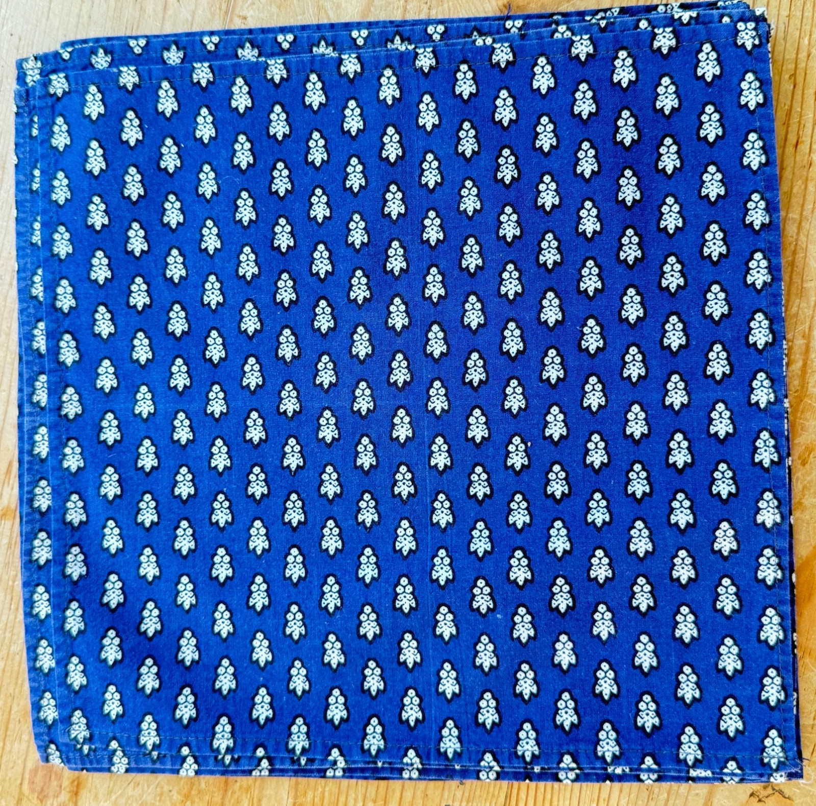 8 Vintage French Provençal Souleiado Cocktail Napkins “La Petite Mouche”. B546