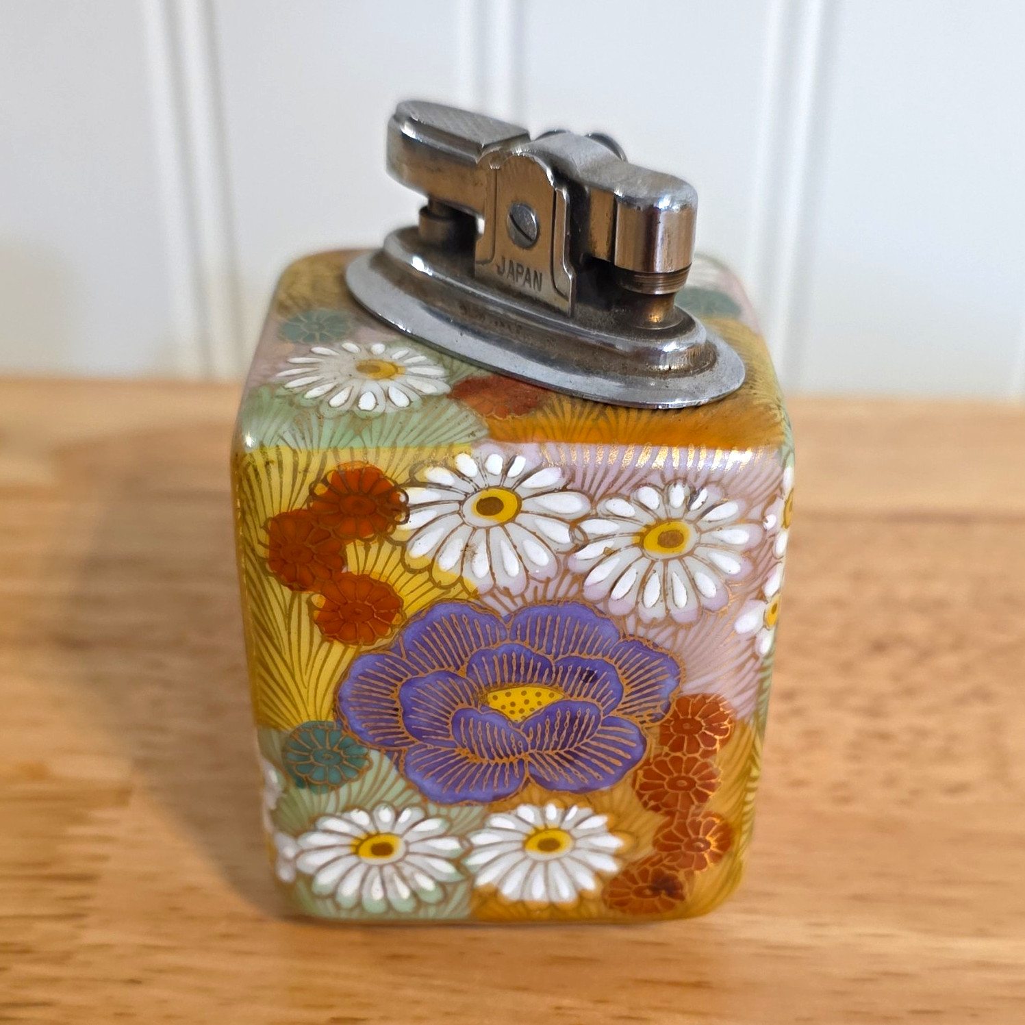 Vintage Japanese Kutani Porcelain Table Lighter Hand Painted Hanazume Flowers Vintage Japanese Kutani Porcelain Table Lighter Hand Painted Hanazume Flowers