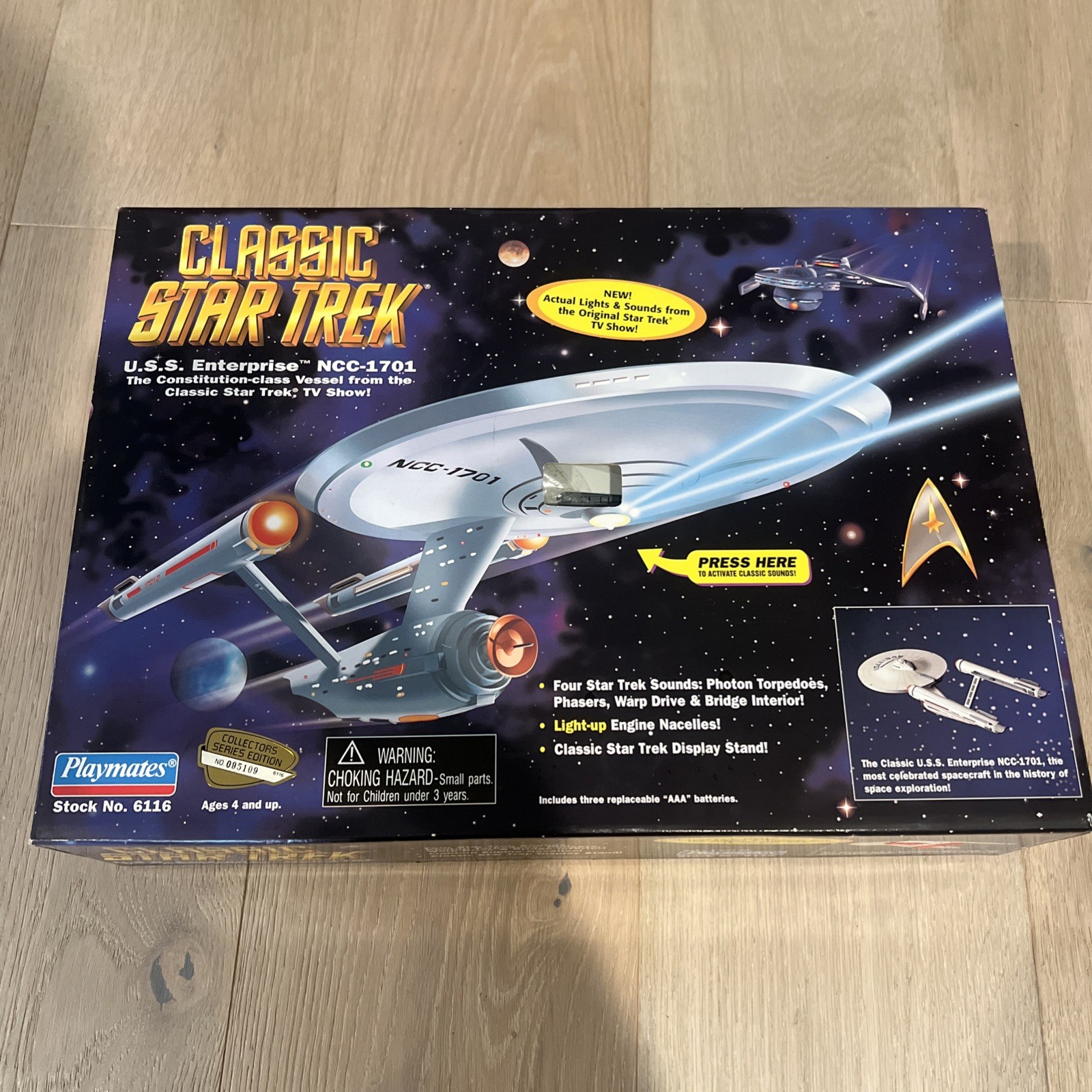 Playmates Classic Star Trek U.S.S. Enterprise NCC-1701 – NIB Playmates Classic Star Trek U.S.S. Enterprise NCC-1701 – NIB