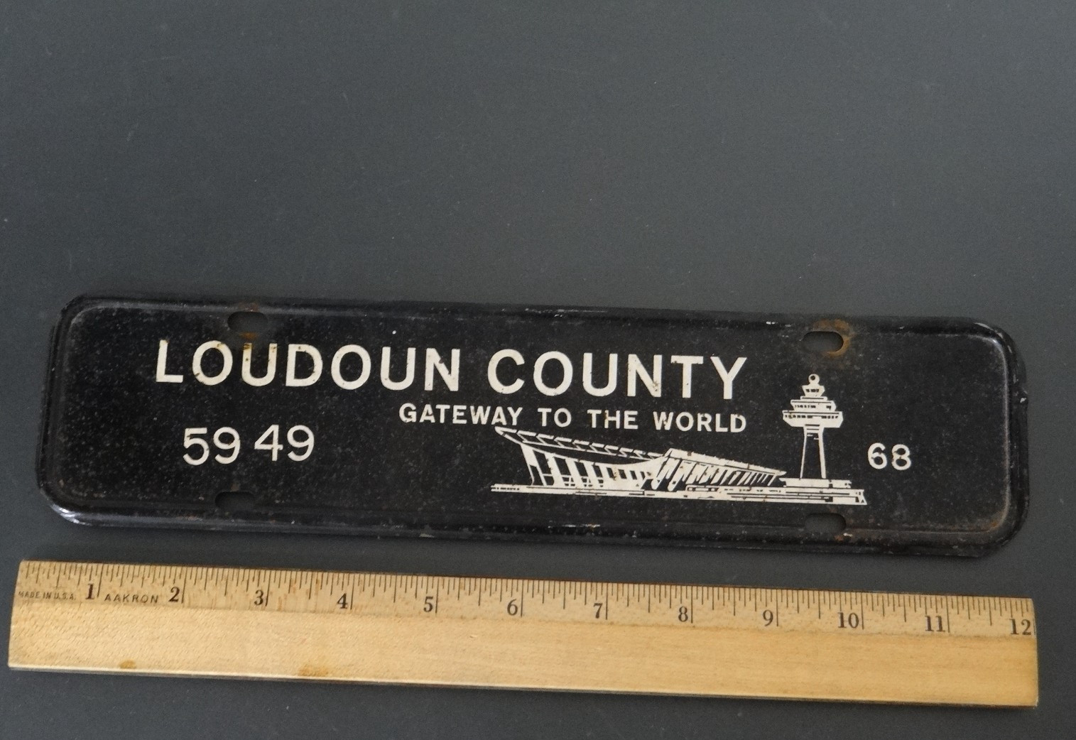 vintage 1968 LOUDOUN County Virginia License Plate Topper